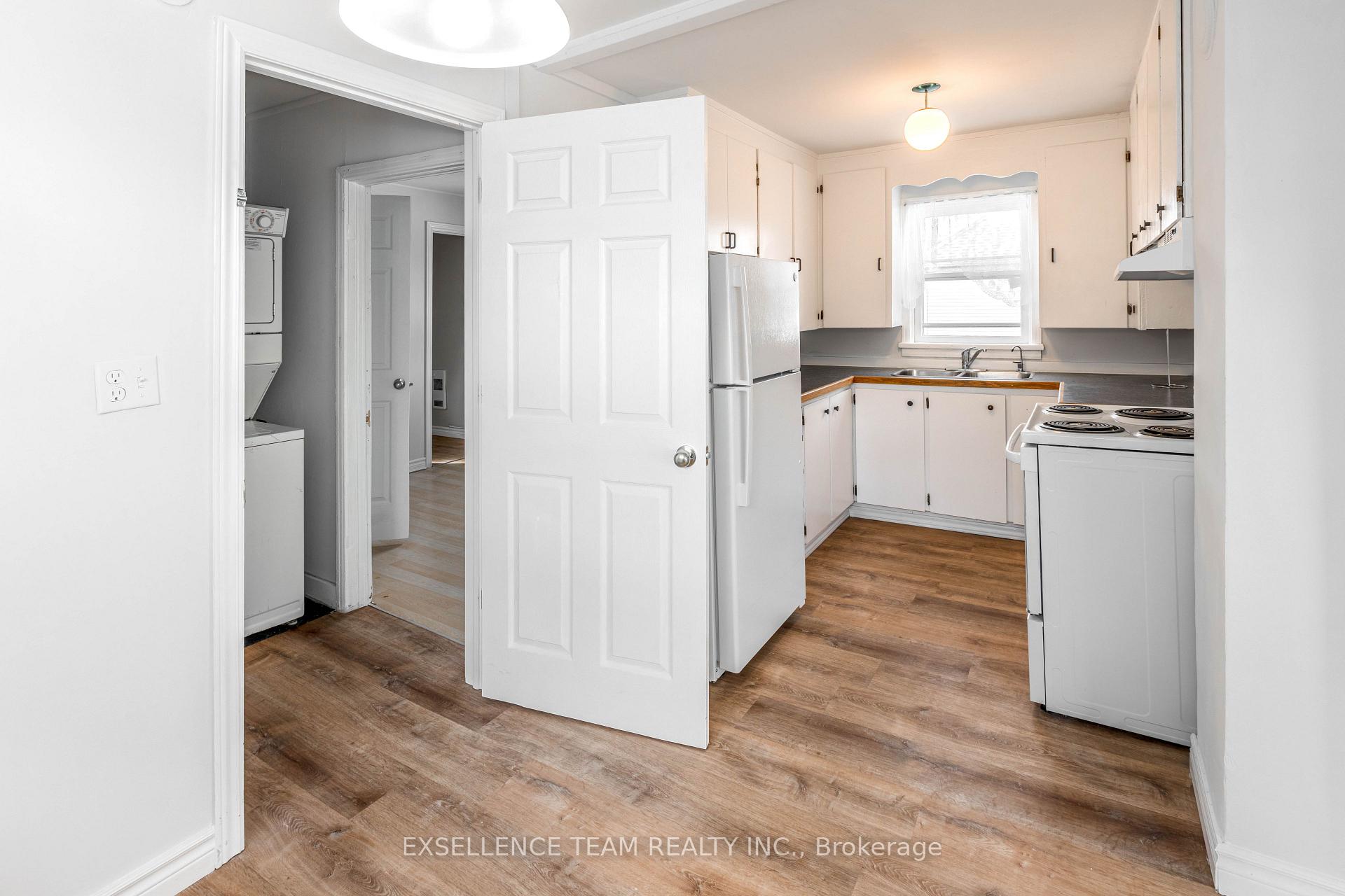 Photo 8 of 126 Eighth Street W, Cornwall — HOMEH