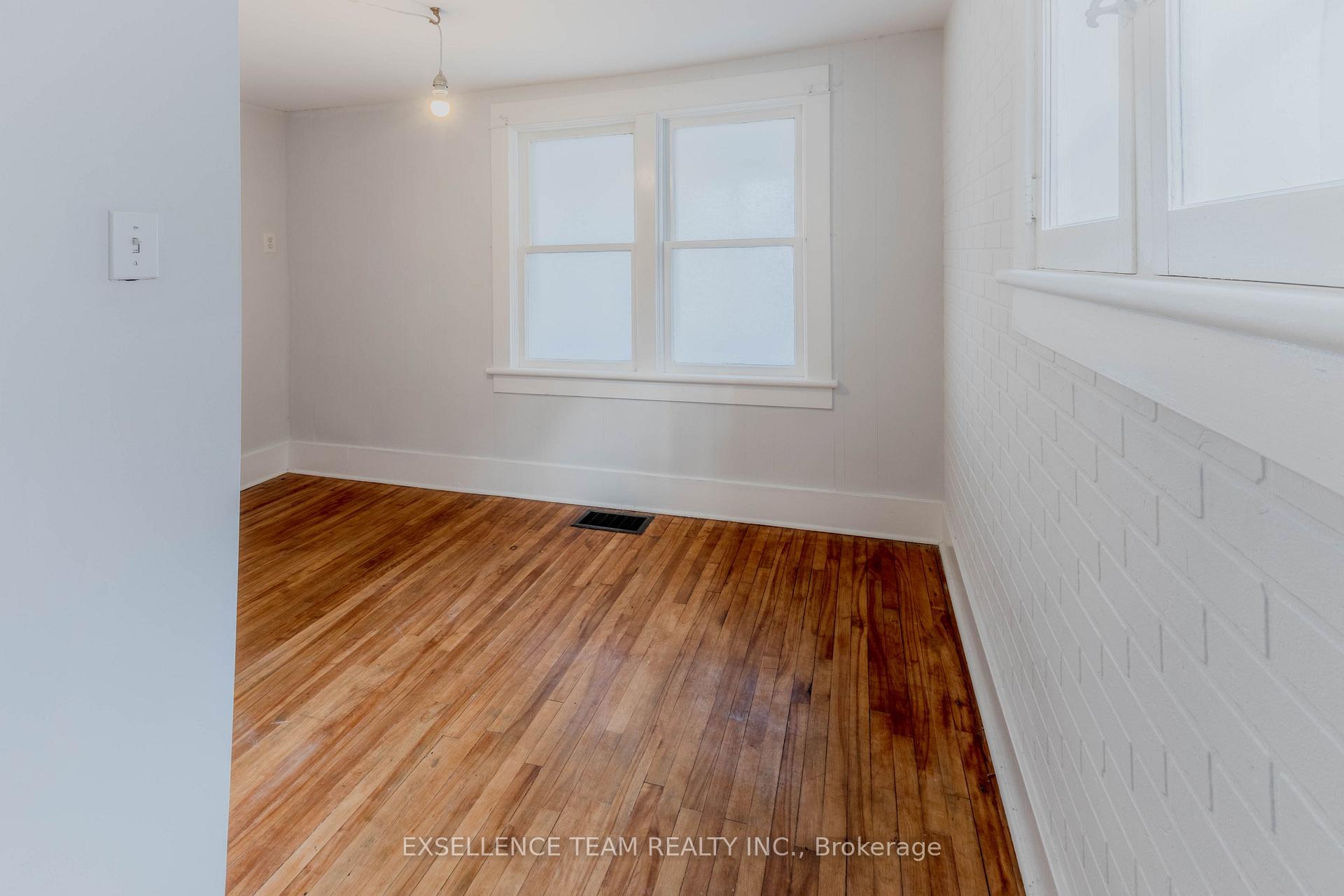 Photo 14 of 126 Eighth Street W, Cornwall — HOMEH