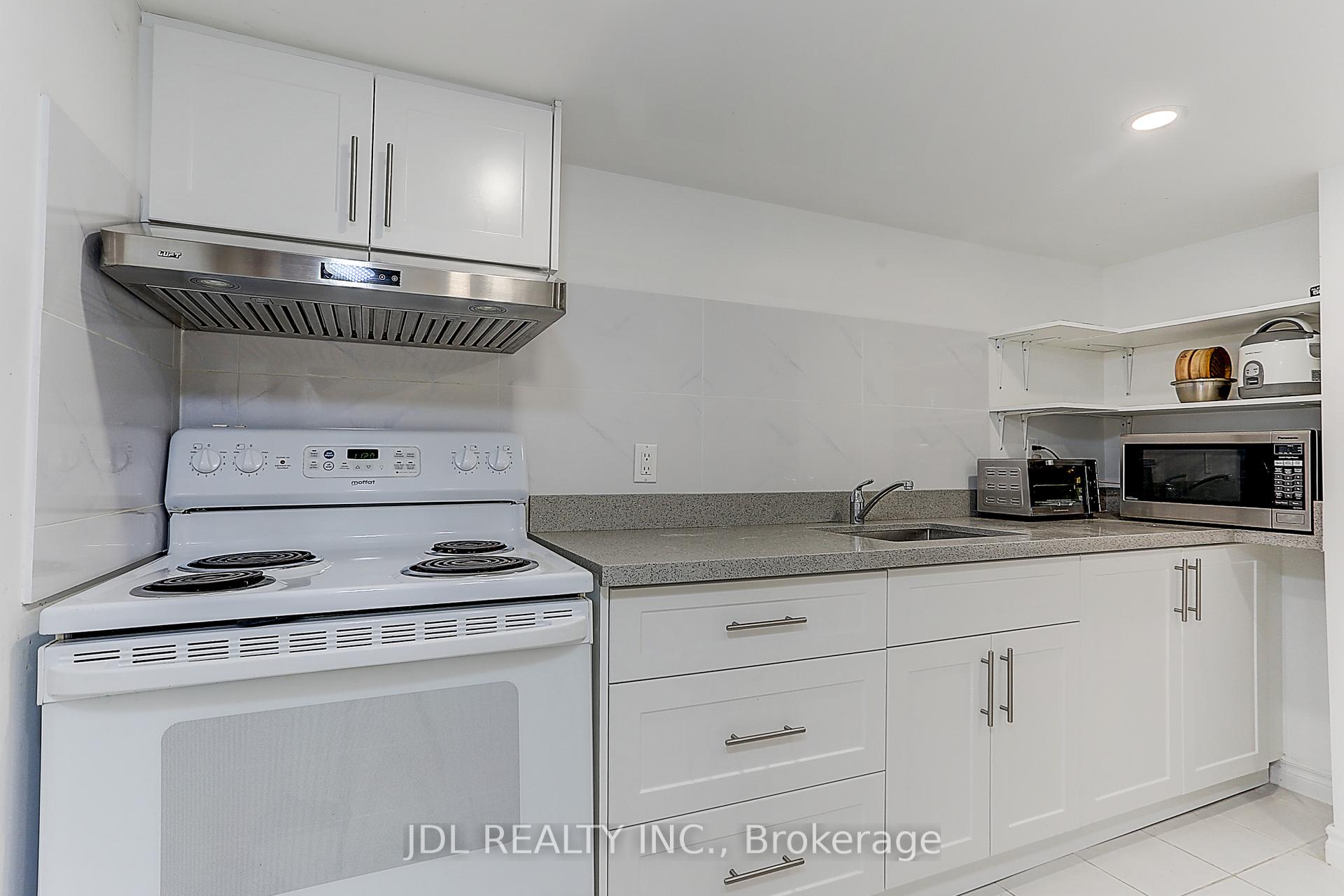 Photo 5 of Unit Suite A, 101 Summerdale Dr, Markham, Thornhill — HOMEH