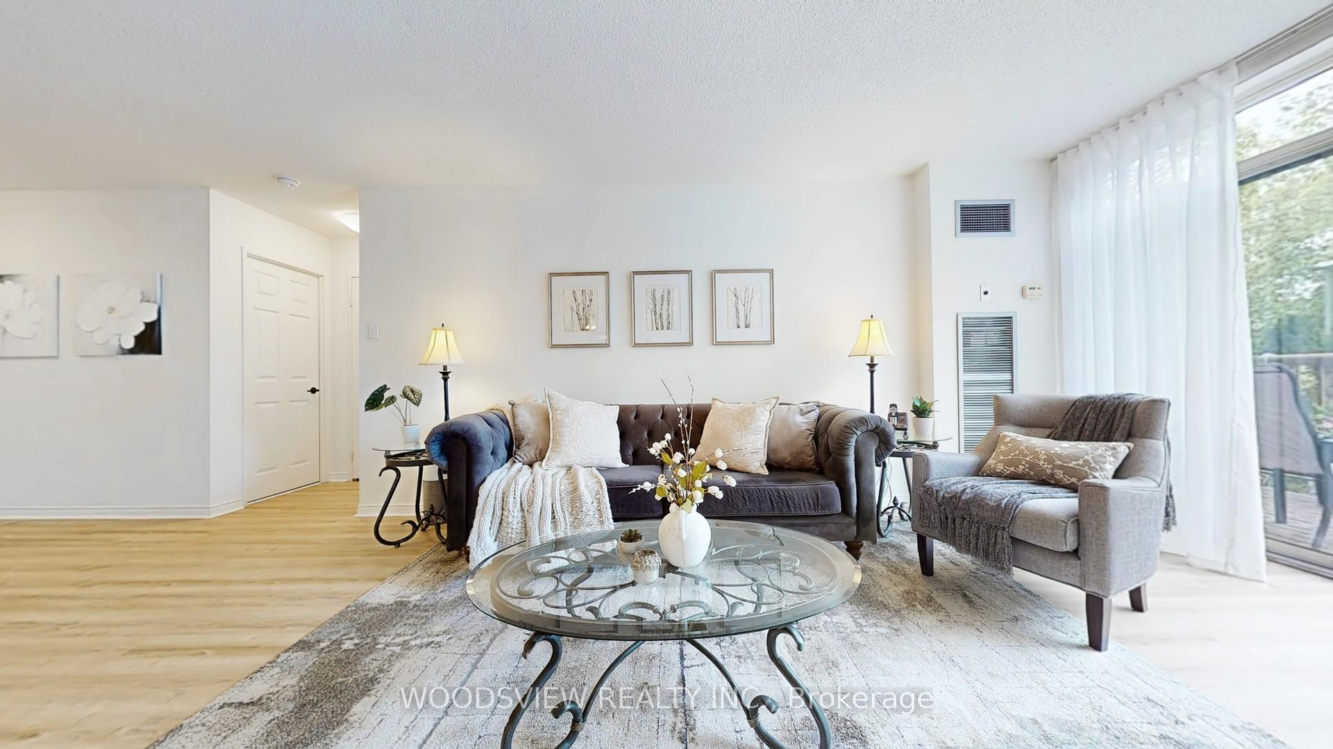 Photo 13 of Unit 120, 14924 Yonge Street, Aurora, Aurora Heights — HOMEH