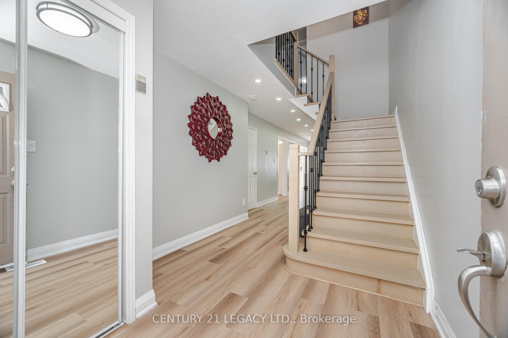 Photo 15 of Unit 11, 100 Brickyard Way, Brampton, Brampton North — HOMEH