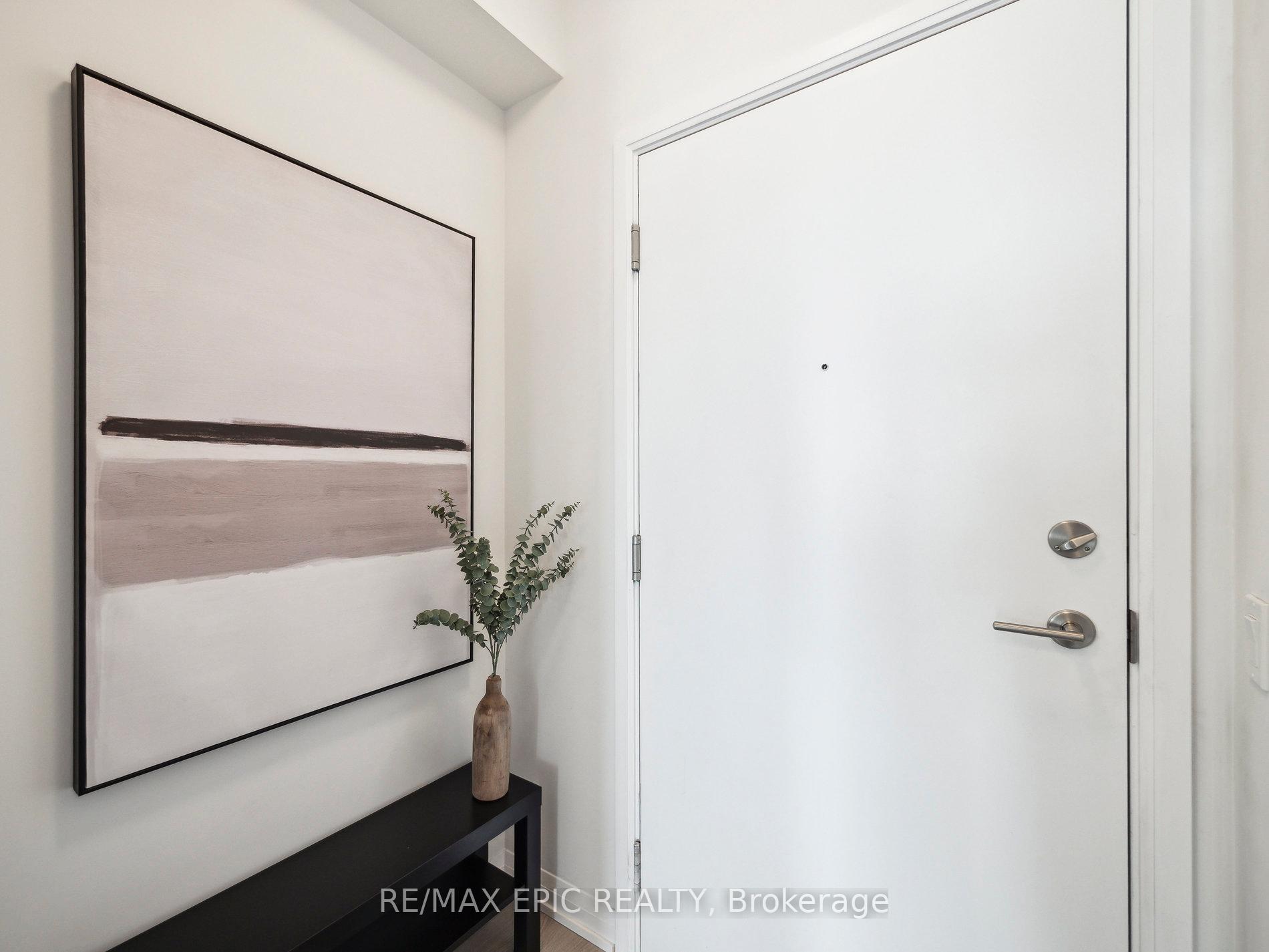 Photo 3 of Unit PH1, 7895 Jane Street, Vaughan, Concord — HOMEH