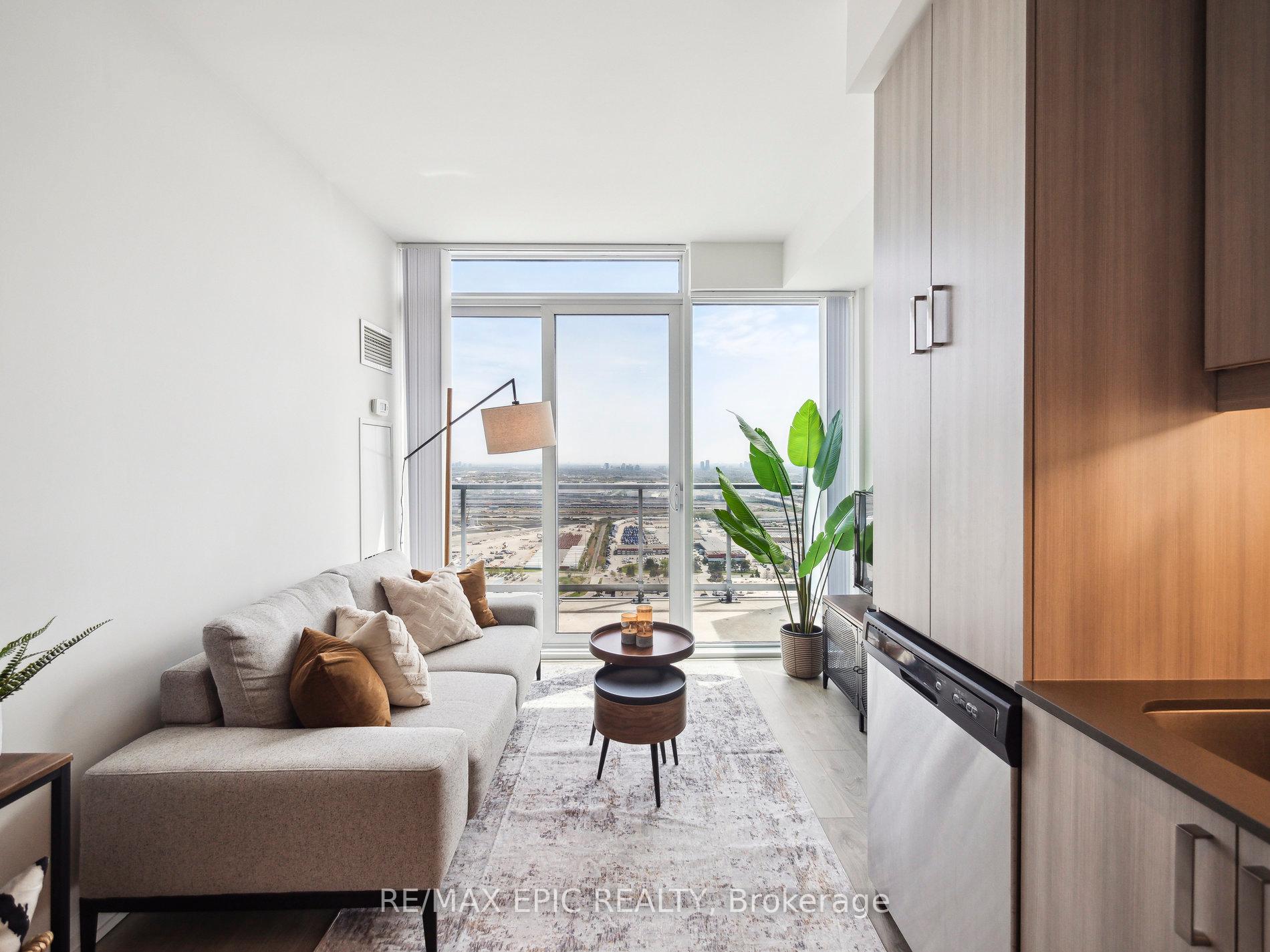 Photo 11 of Unit PH1, 7895 Jane Street, Vaughan, Concord — HOMEH