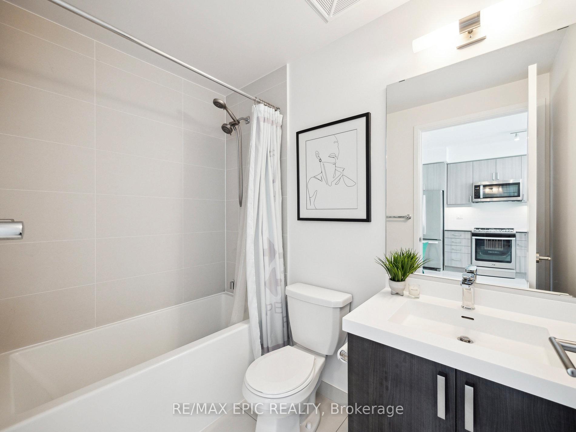 Photo 12 of Unit PH1, 7895 Jane Street, Vaughan, Concord — HOMEH