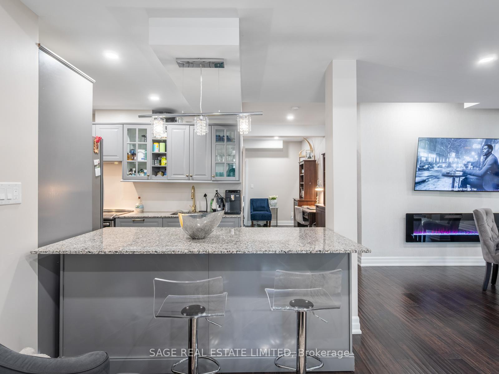 Photo 4 of Unit LOWER, 4 Alex Campbell Crescent W, King, King City — HOMEH