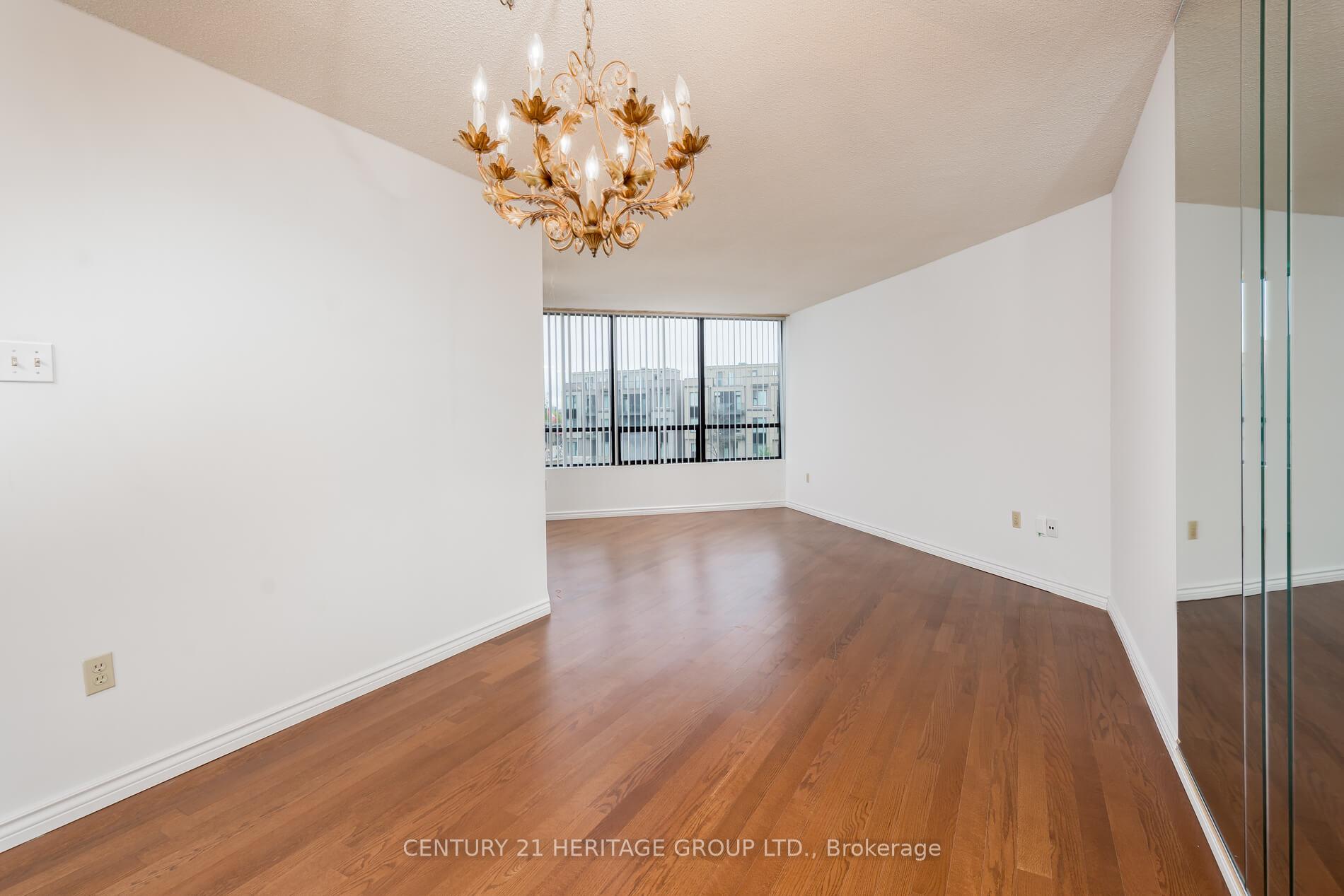 Photo 2 of Unit 306, 7420 Bathurst Street S, Vaughan, Brownridge — HOMEH