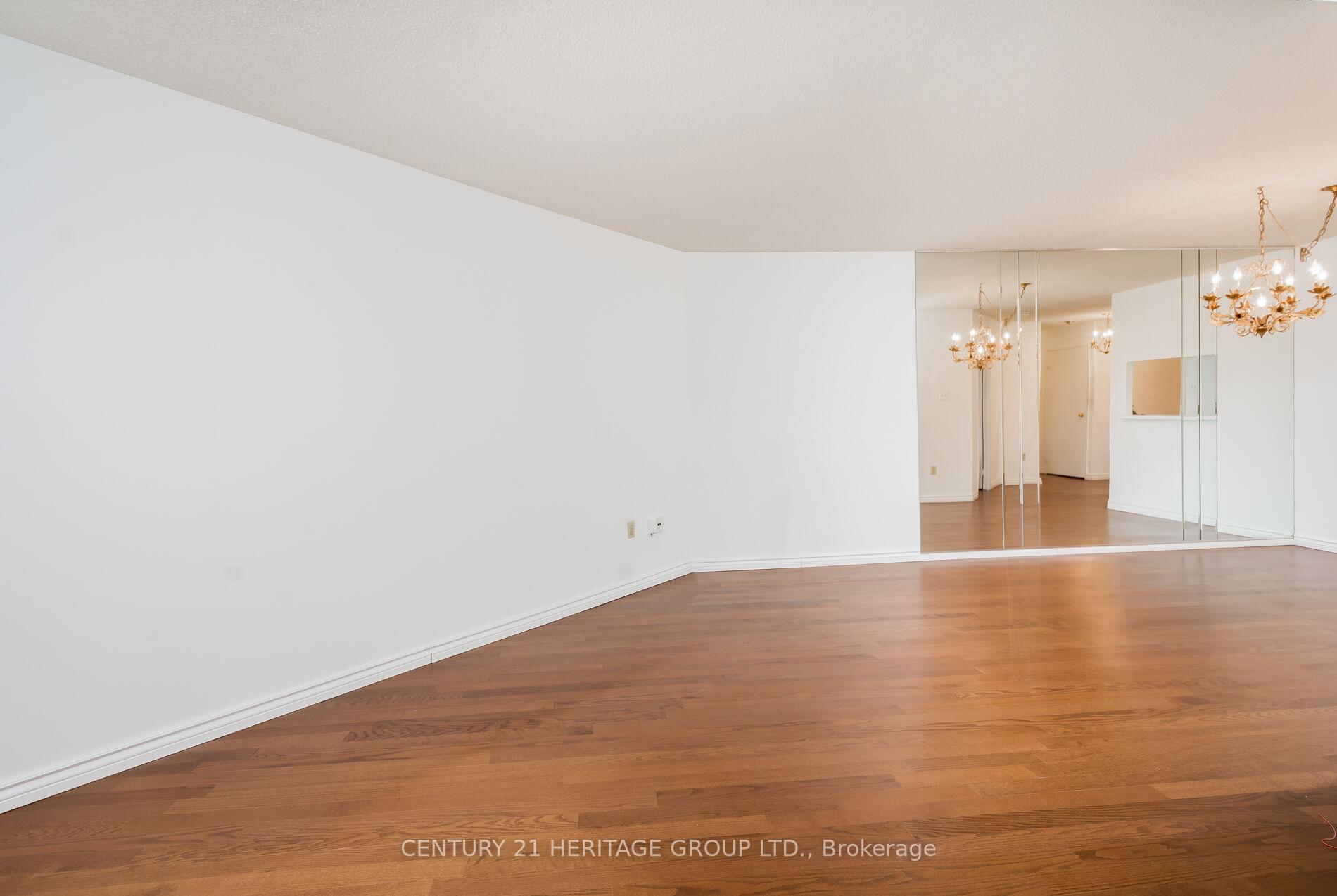 Photo 5 of Unit 306, 7420 Bathurst Street S, Vaughan, Brownridge — HOMEH