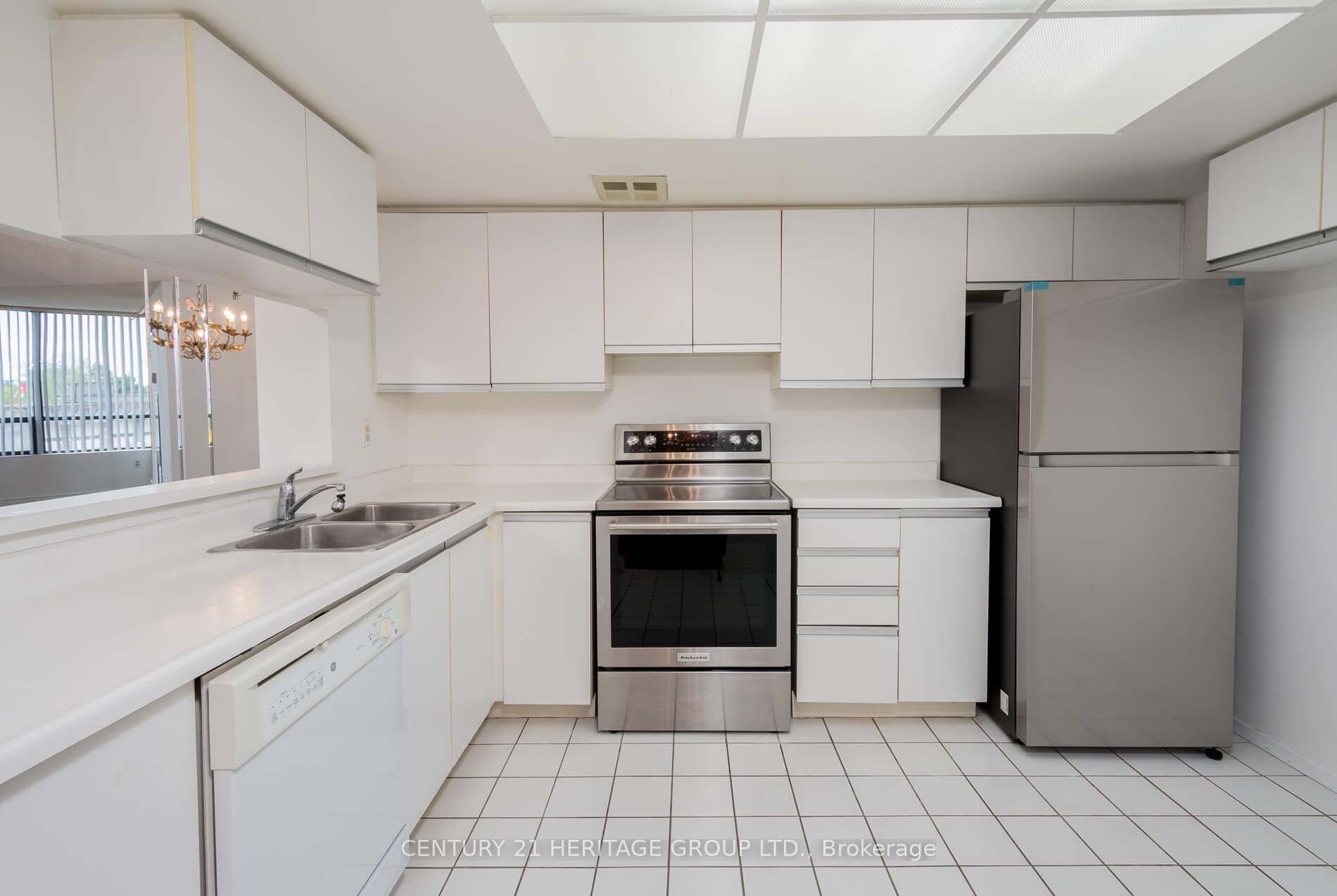 Photo 3 of Unit 306, 7420 Bathurst Street S, Vaughan, Brownridge — HOMEH