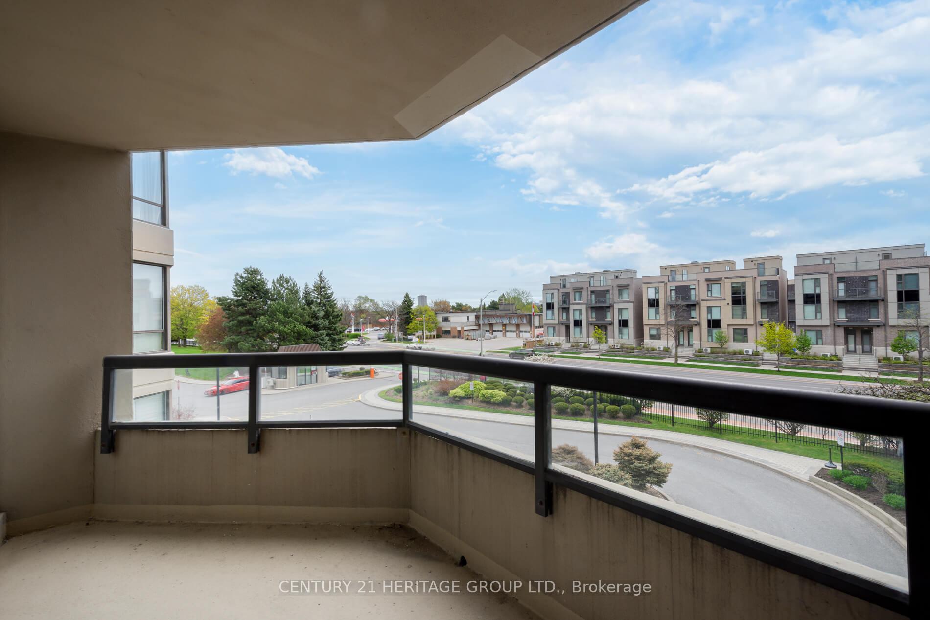 Photo 8 of Unit 306, 7420 Bathurst Street S, Vaughan, Brownridge — HOMEH