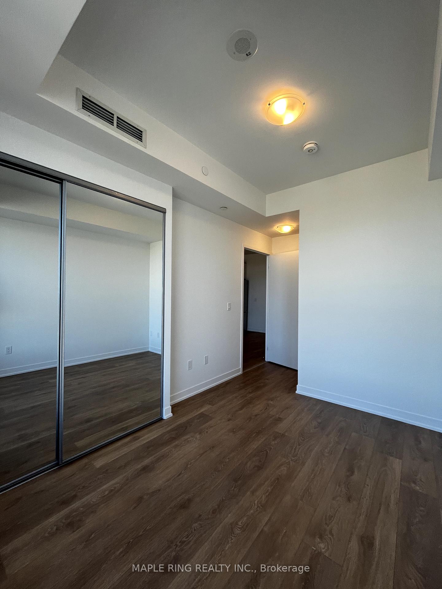 Photo 2 of Unit 2412, 10 Abeja Street, Vaughan, Concord — HOMEH