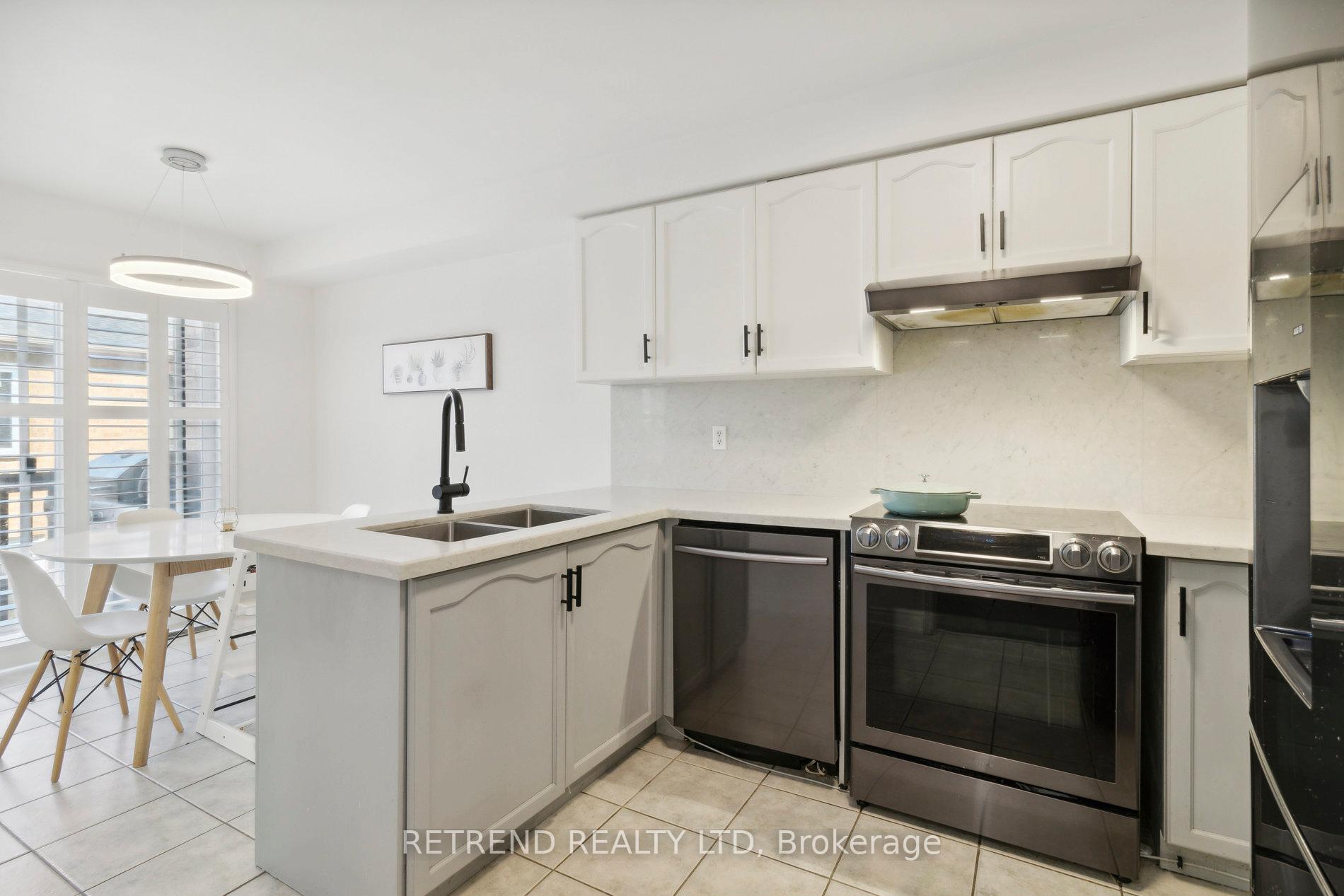 Photo 14 of Unit 15, 20 Minton Drive, Vaughan, East Woodbridge — HOMEH