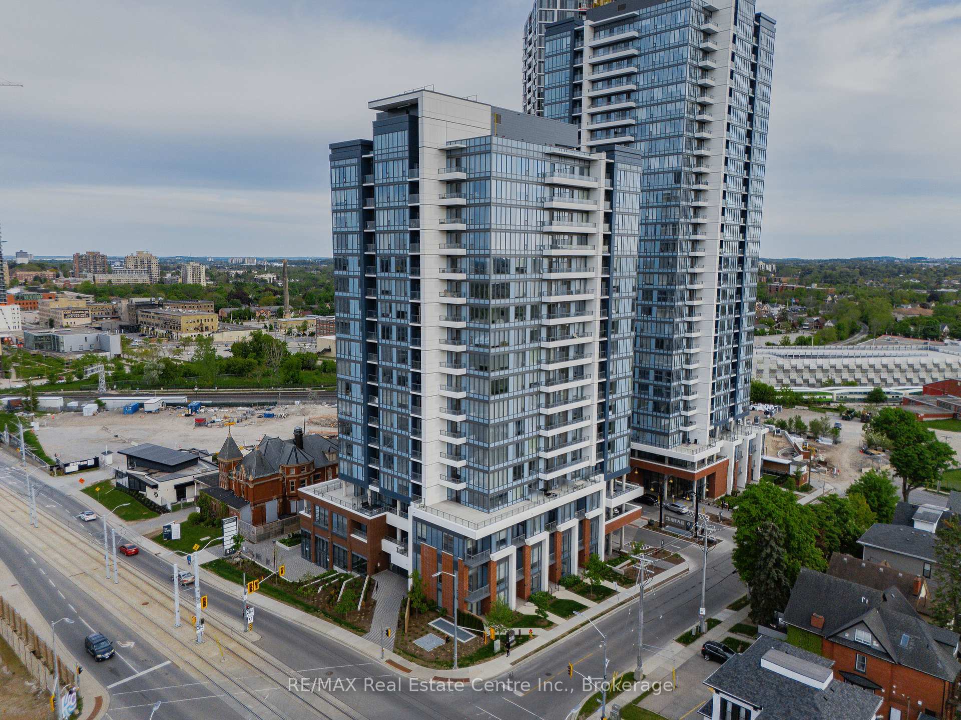 Photo 12 of Unit 414, 5 Wellington Street S, Kitchener — HOMEH