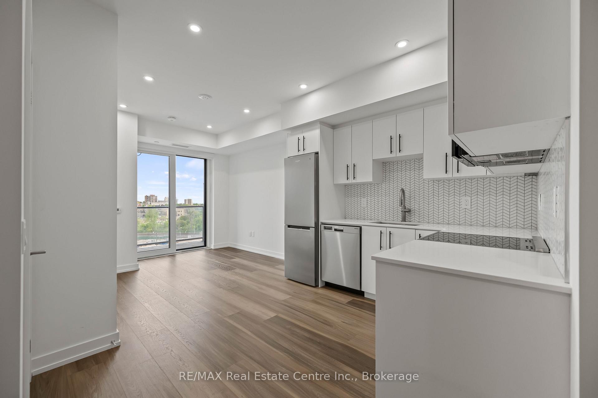 Photo 6 of Unit 414, 5 Wellington Street S, Kitchener — HOMEH