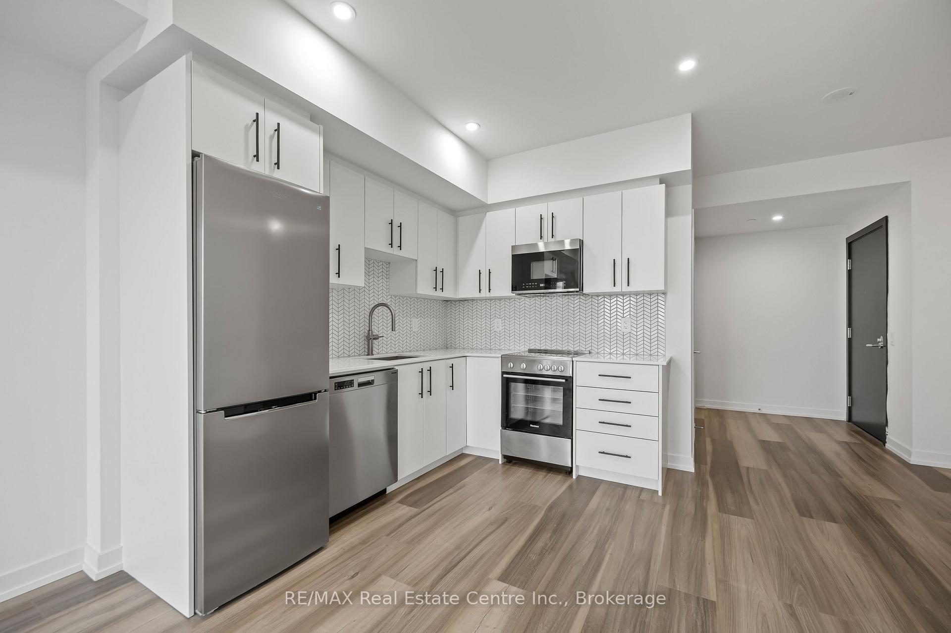 Photo 4 of Unit 414, 5 Wellington Street S, Kitchener — HOMEH