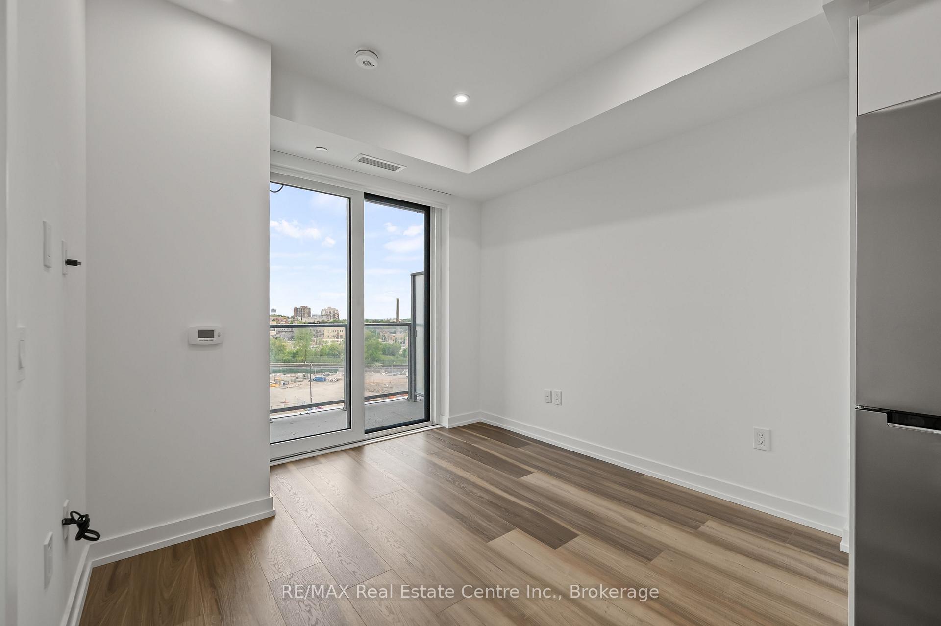 Photo 10 of Unit 414, 5 Wellington Street S, Kitchener — HOMEH