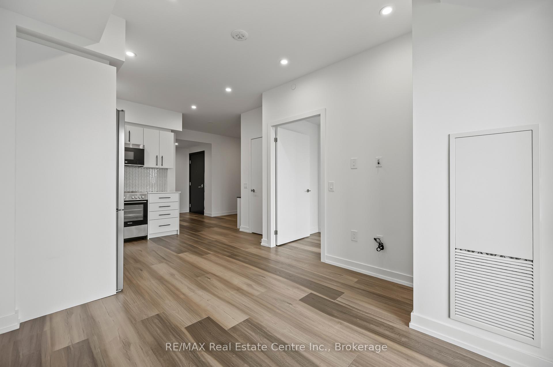 Photo 7 of Unit 414, 5 Wellington Street S, Kitchener — HOMEH