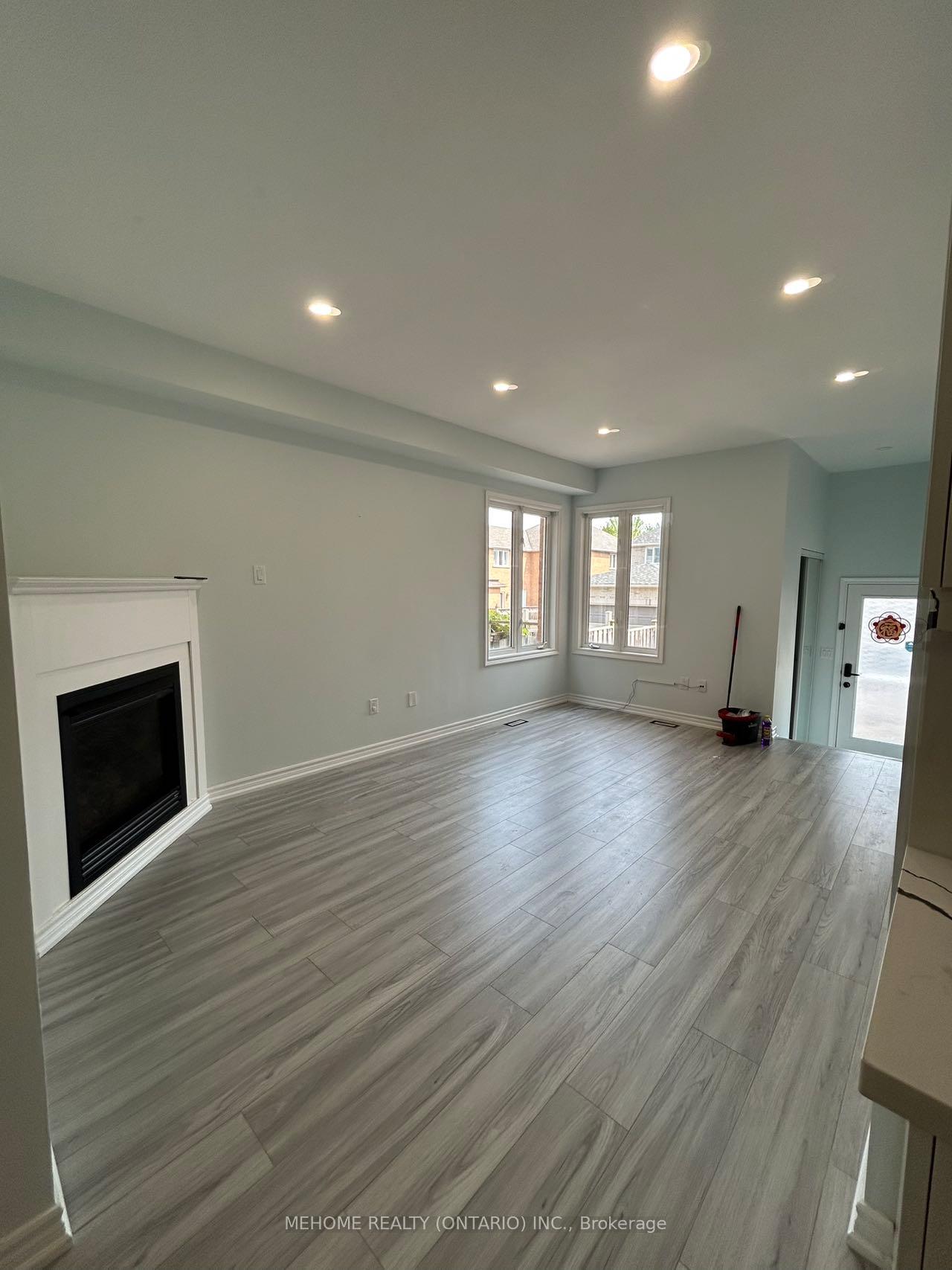 Photo 2 of Unit upper floors, 23 Pinecliff Avenue, Markham, Cornell — HOMEH