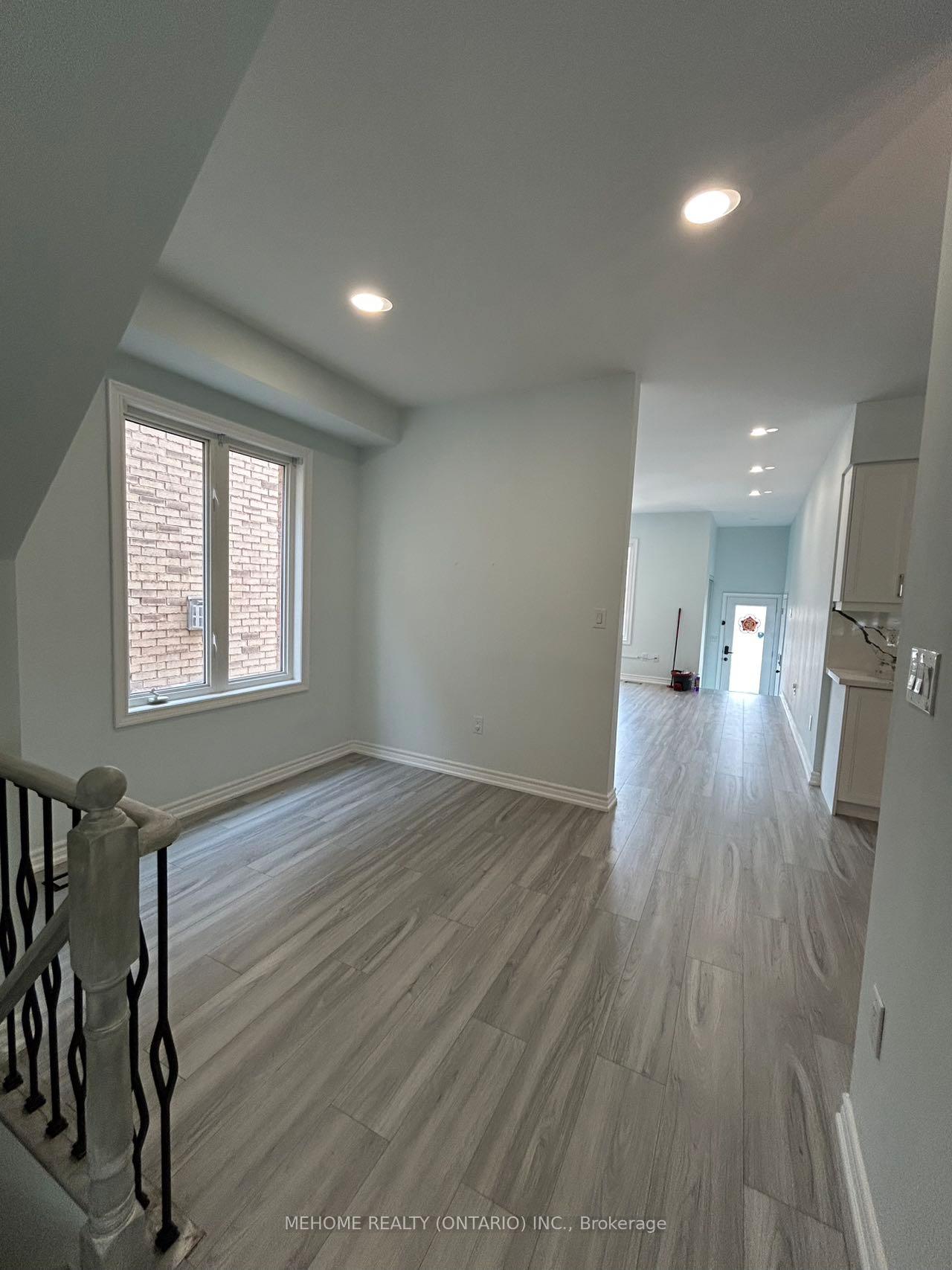 Photo 14 of Unit upper floors, 23 Pinecliff Avenue, Markham, Cornell — HOMEH