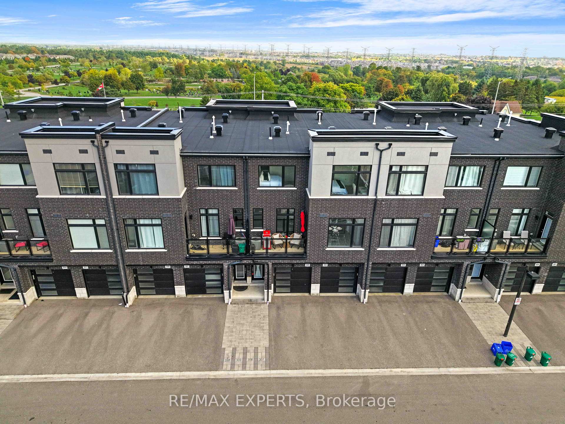 Photo 5 of Unit 309, 2550 Castlegate Crossing W, Pickering, Duffin Heights — HOMEH