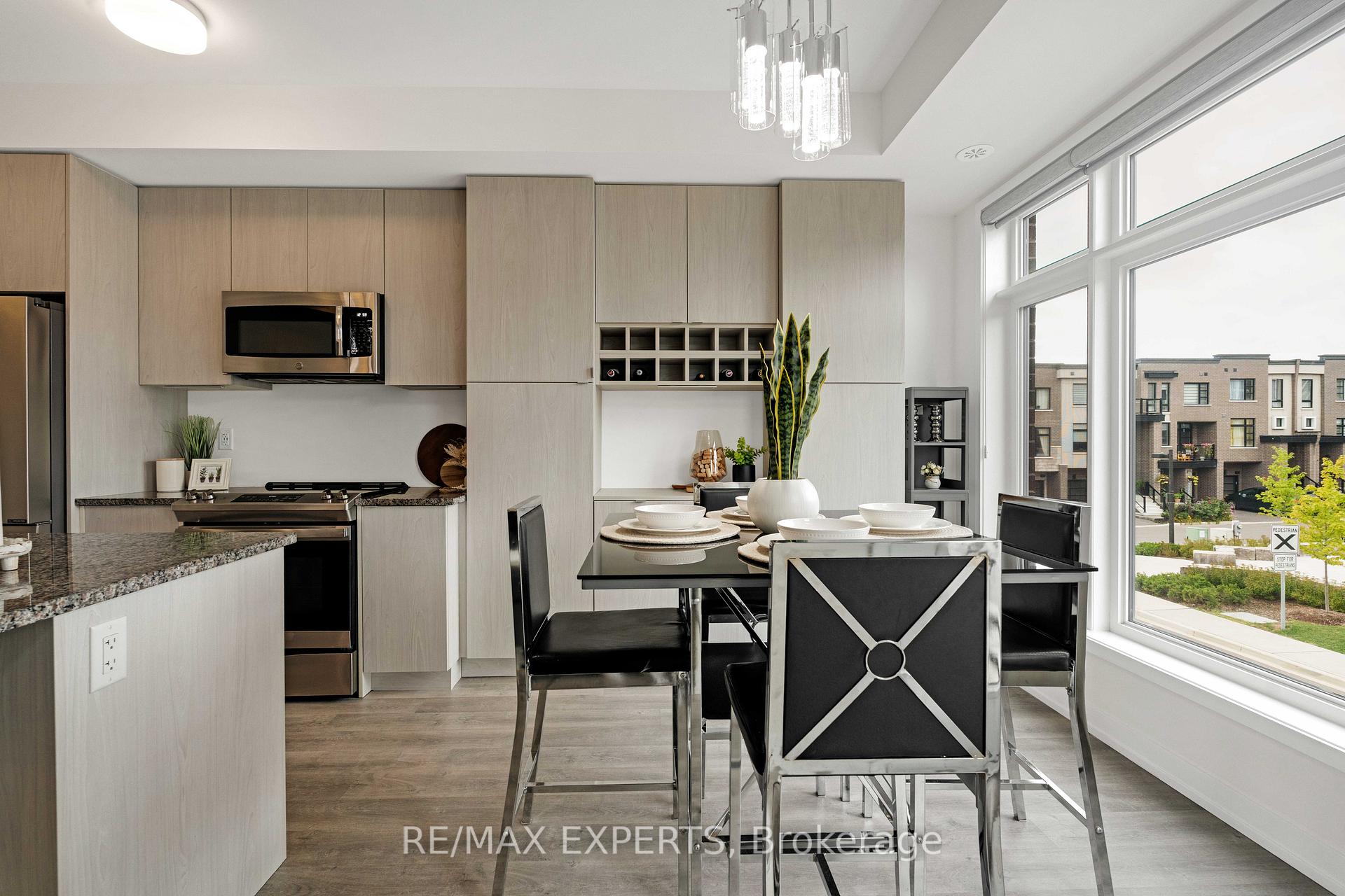 Photo 4 of Unit 309, 2550 Castlegate Crossing W, Pickering, Duffin Heights — HOMEH