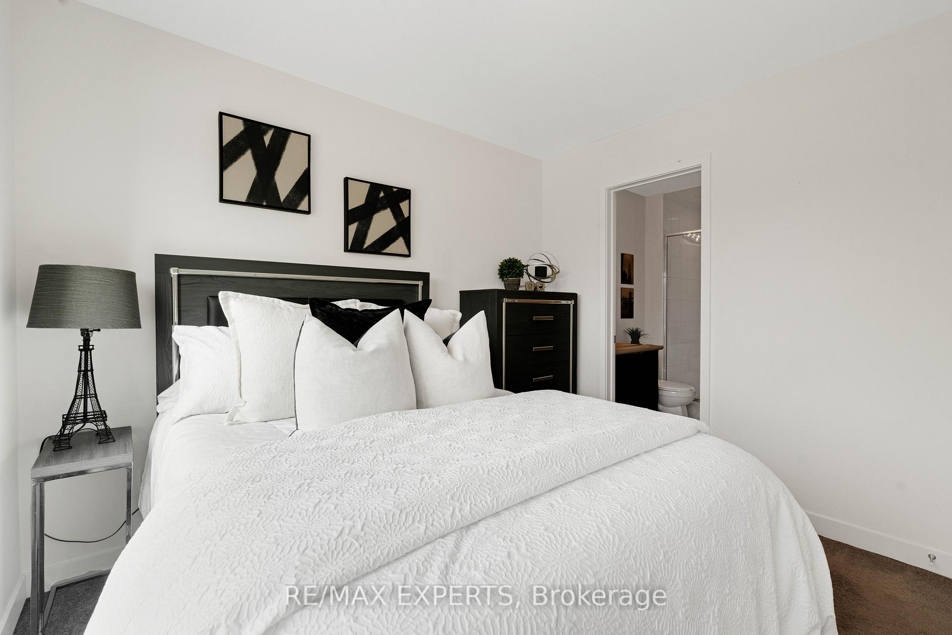 Photo 25 of Unit 309, 2550 Castlegate Crossing W, Pickering, Duffin Heights — HOMEH