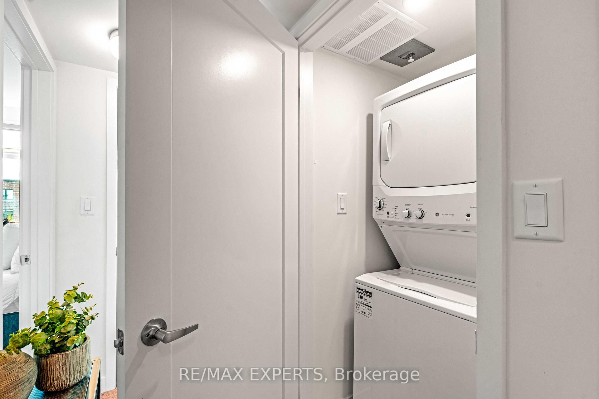 Photo 20 of Unit 309, 2550 Castlegate Crossing W, Pickering, Duffin Heights — HOMEH