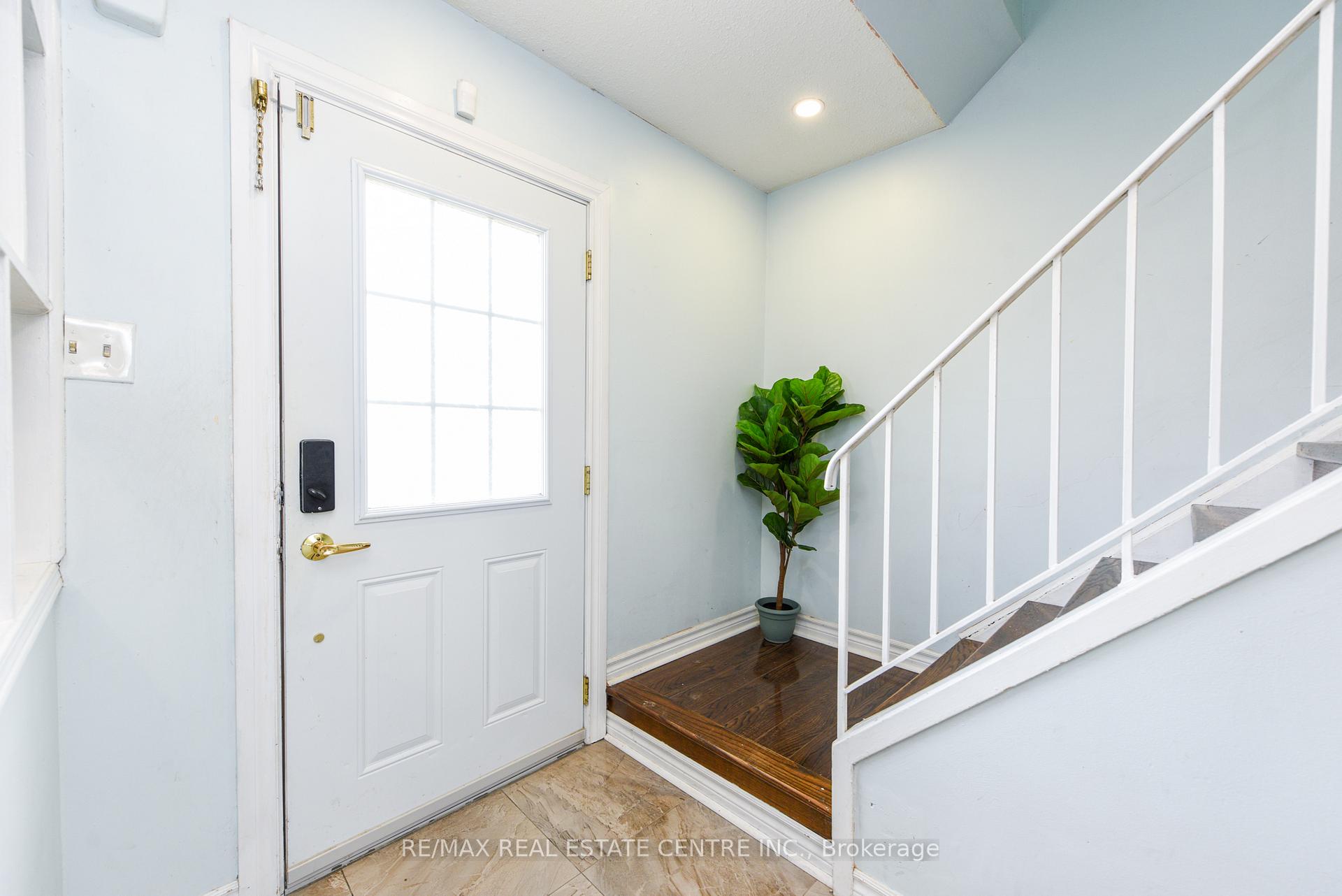 Photo 2 of Unit 81, 105 Hansen Road, Brampton, Madoc — HOMEH