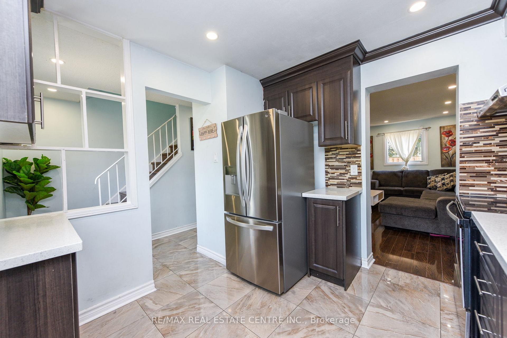 Photo 5 of Unit 81, 105 Hansen Road, Brampton, Madoc — HOMEH