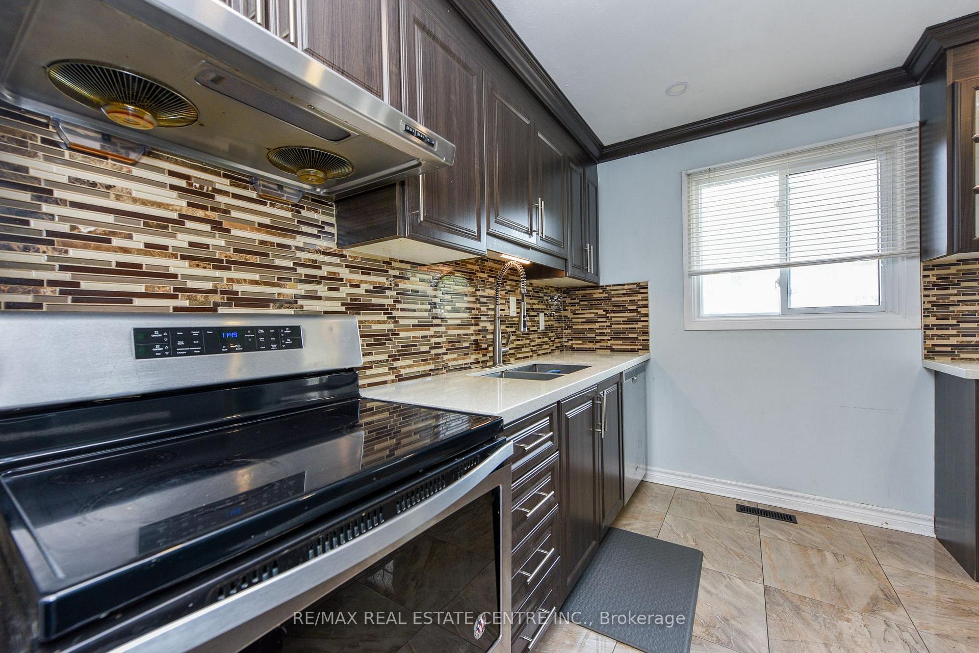 Photo 11 of Unit 81, 105 Hansen Road, Brampton, Madoc — HOMEH