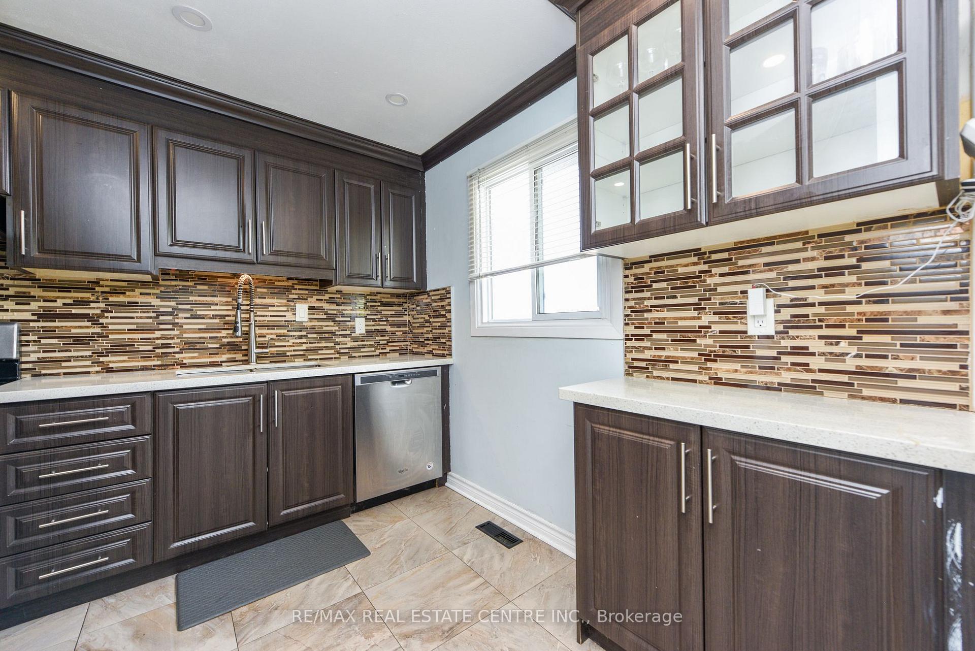 Photo 4 of Unit 81, 105 Hansen Road, Brampton, Madoc — HOMEH