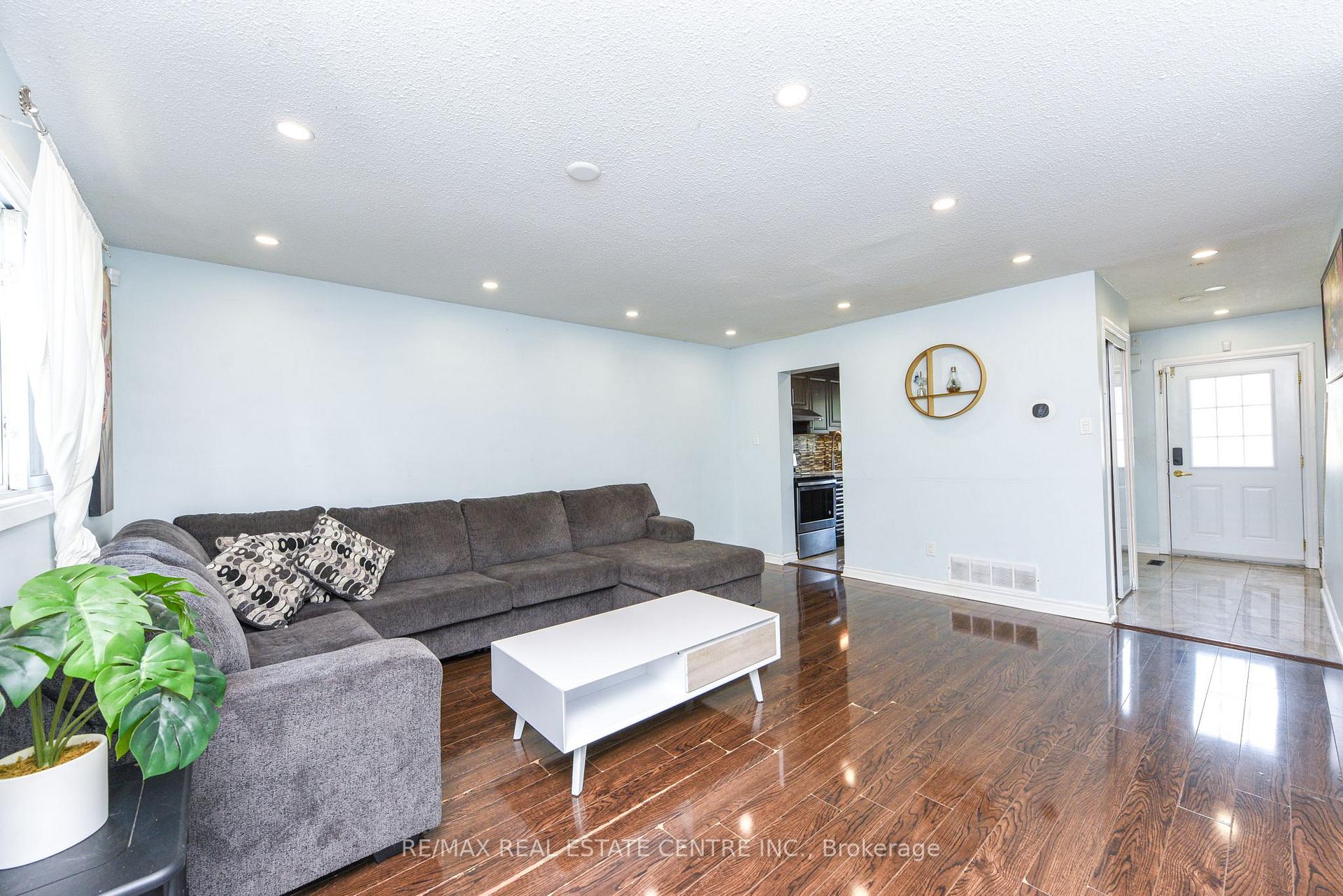 Photo 13 of Unit 81, 105 Hansen Road, Brampton, Madoc — HOMEH