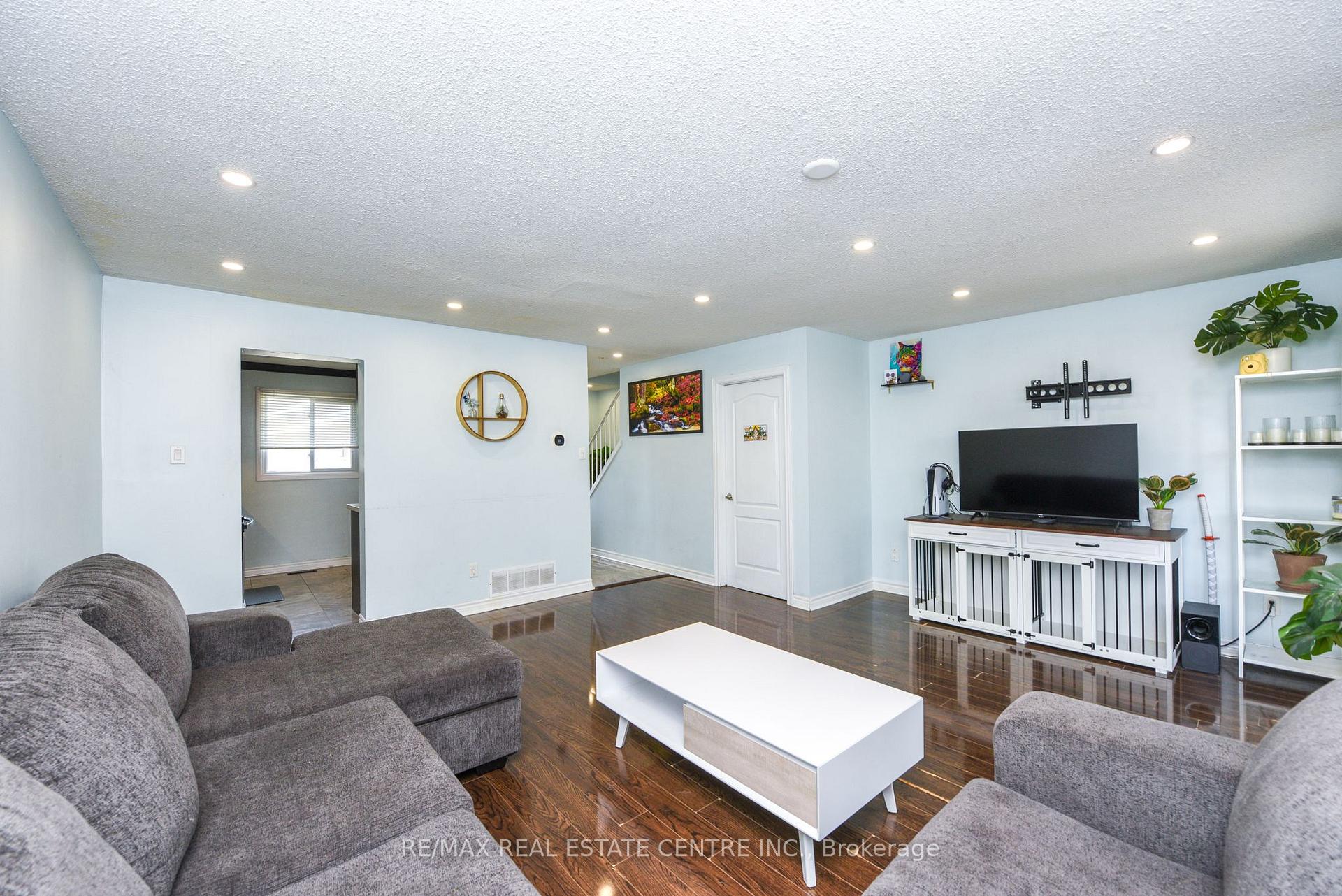 Photo 8 of Unit 81, 105 Hansen Road, Brampton, Madoc — HOMEH