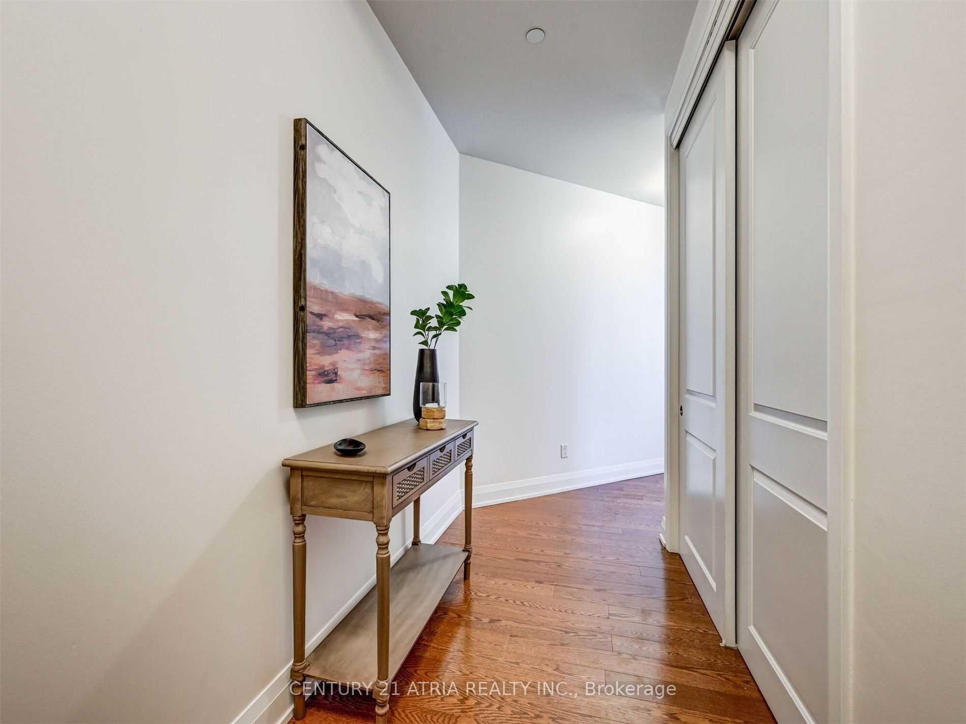 Photo 6 of Unit 404A, 15277 Yonge Street, Aurora, Aurora Village — HOMEH