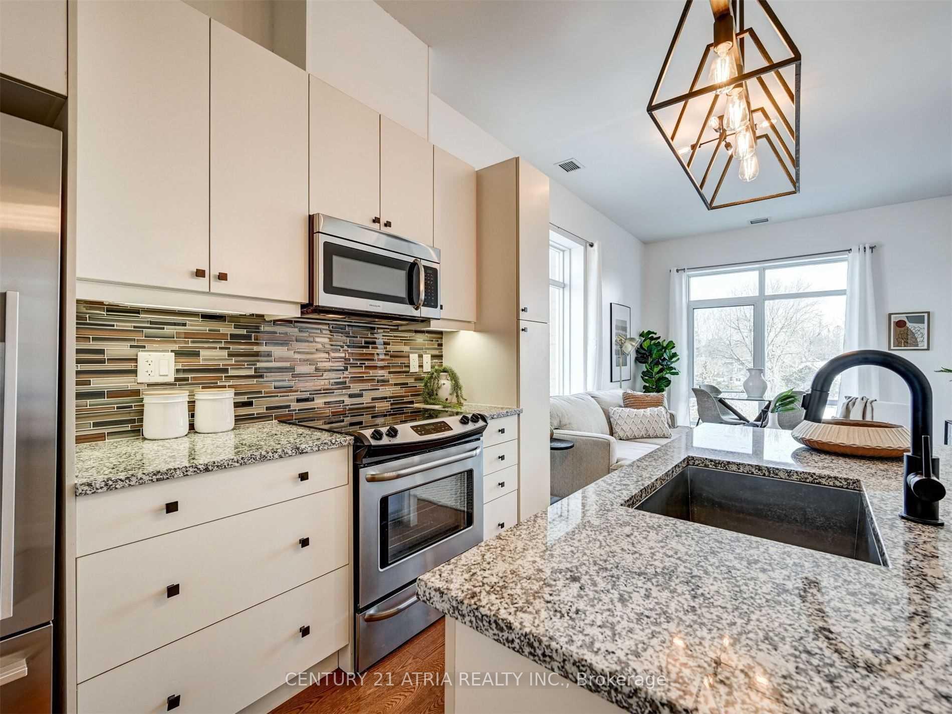 Photo 9 of Unit 404A, 15277 Yonge Street, Aurora, Aurora Village — HOMEH