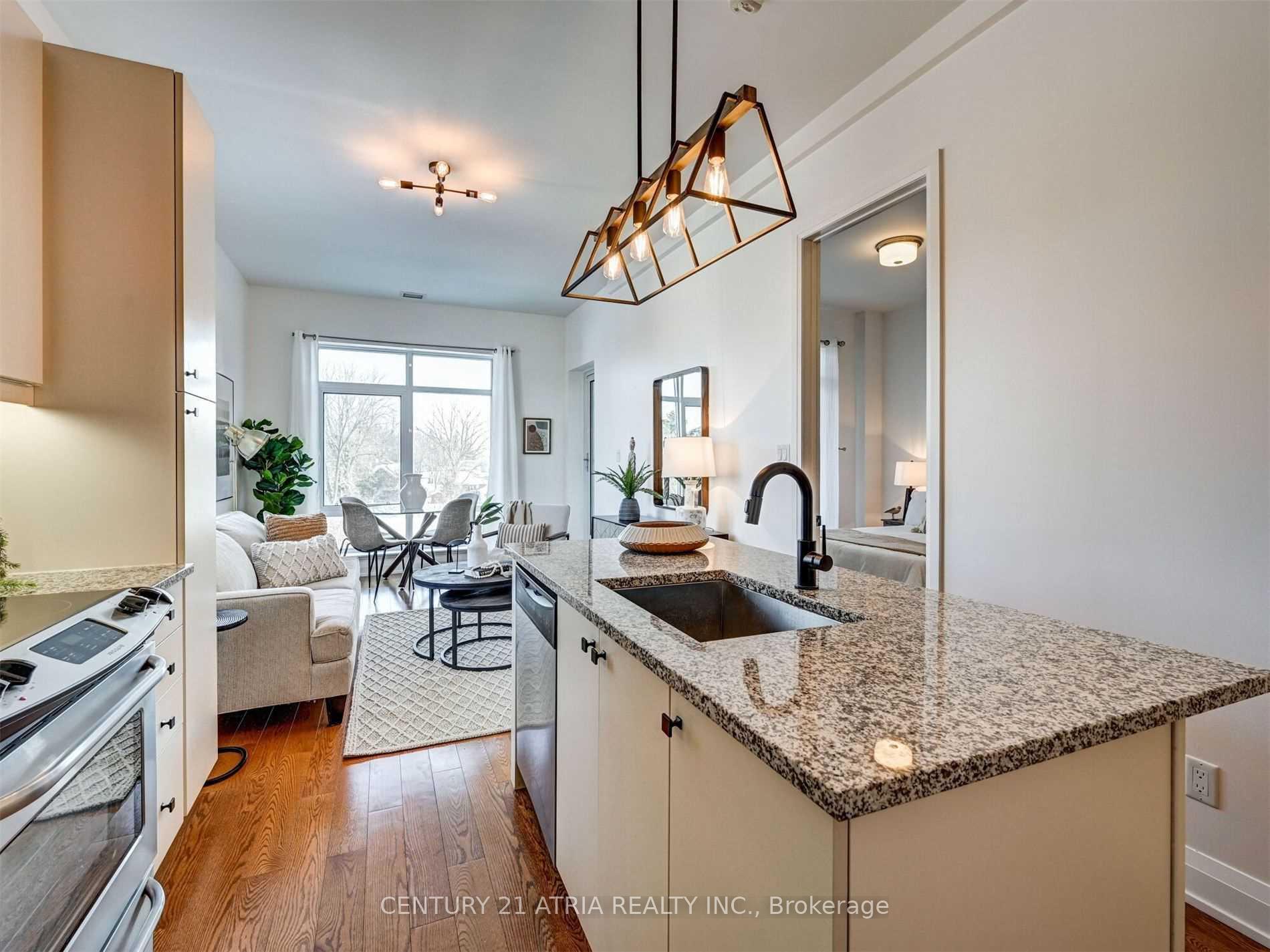 Photo 10 of Unit 404A, 15277 Yonge Street, Aurora, Aurora Village — HOMEH