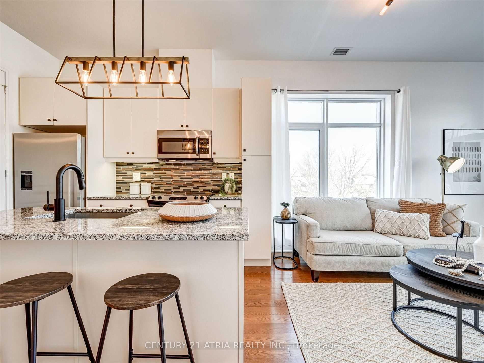 Photo 13 of Unit 404A, 15277 Yonge Street, Aurora, Aurora Village — HOMEH