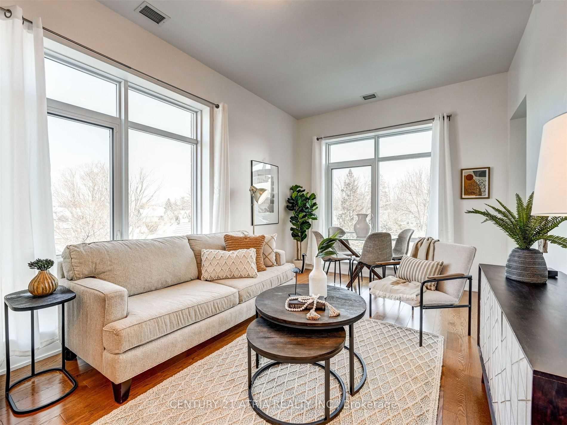 Photo 15 of Unit 404A, 15277 Yonge Street, Aurora, Aurora Village — HOMEH