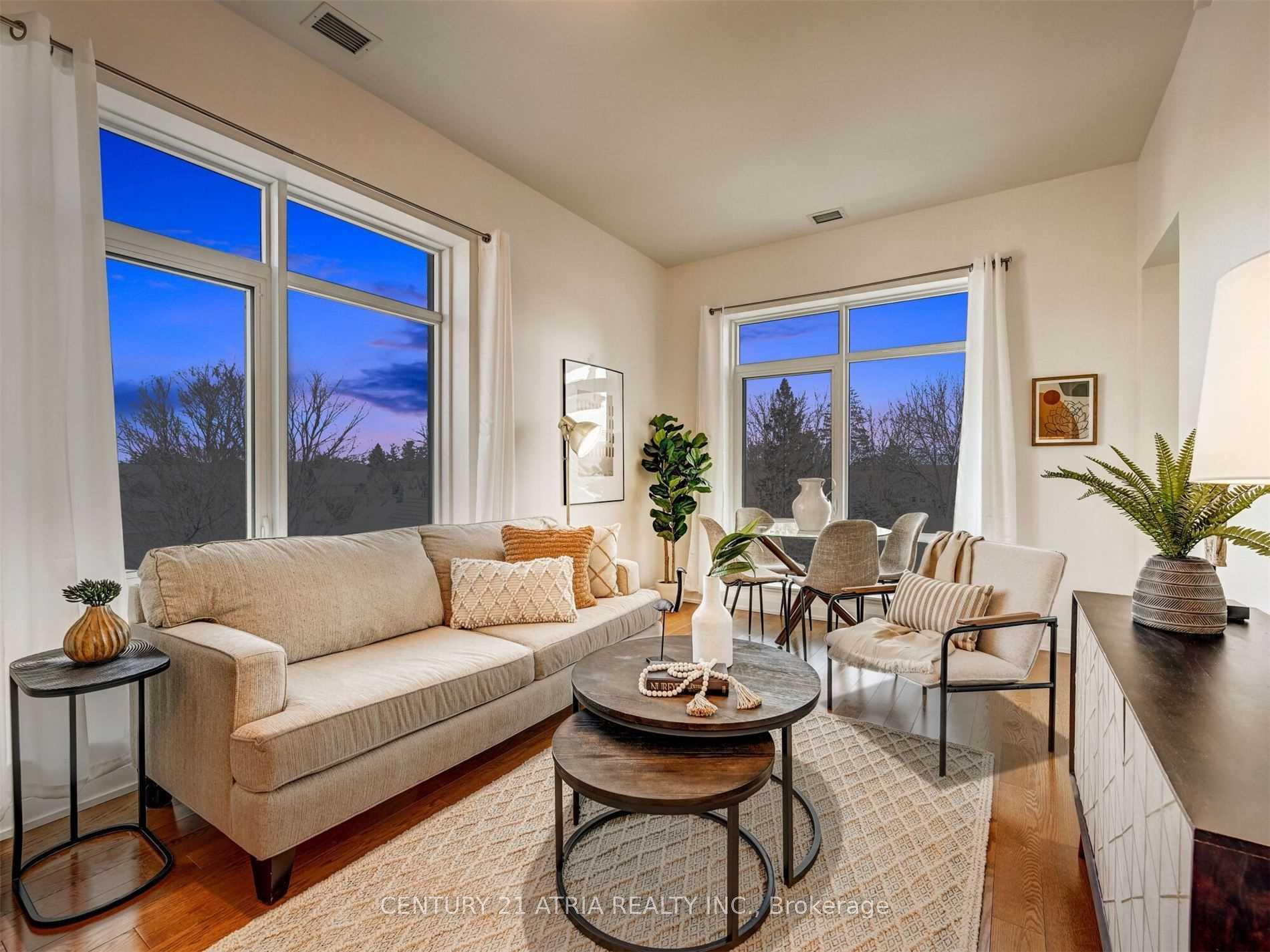 Photo 12 of Unit 404A, 15277 Yonge Street, Aurora, Aurora Village — HOMEH