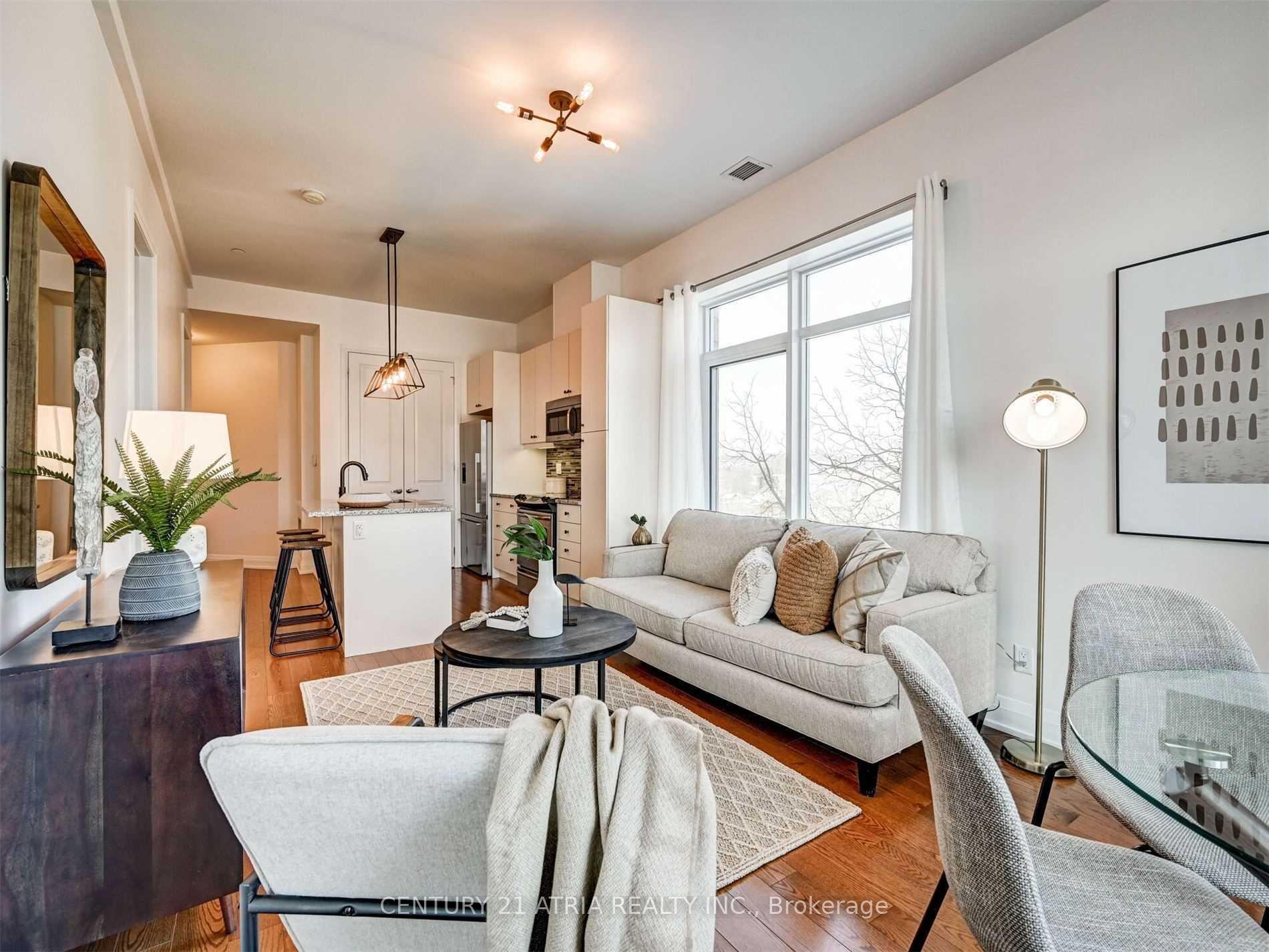 Photo 18 of Unit 404A, 15277 Yonge Street, Aurora, Aurora Village — HOMEH