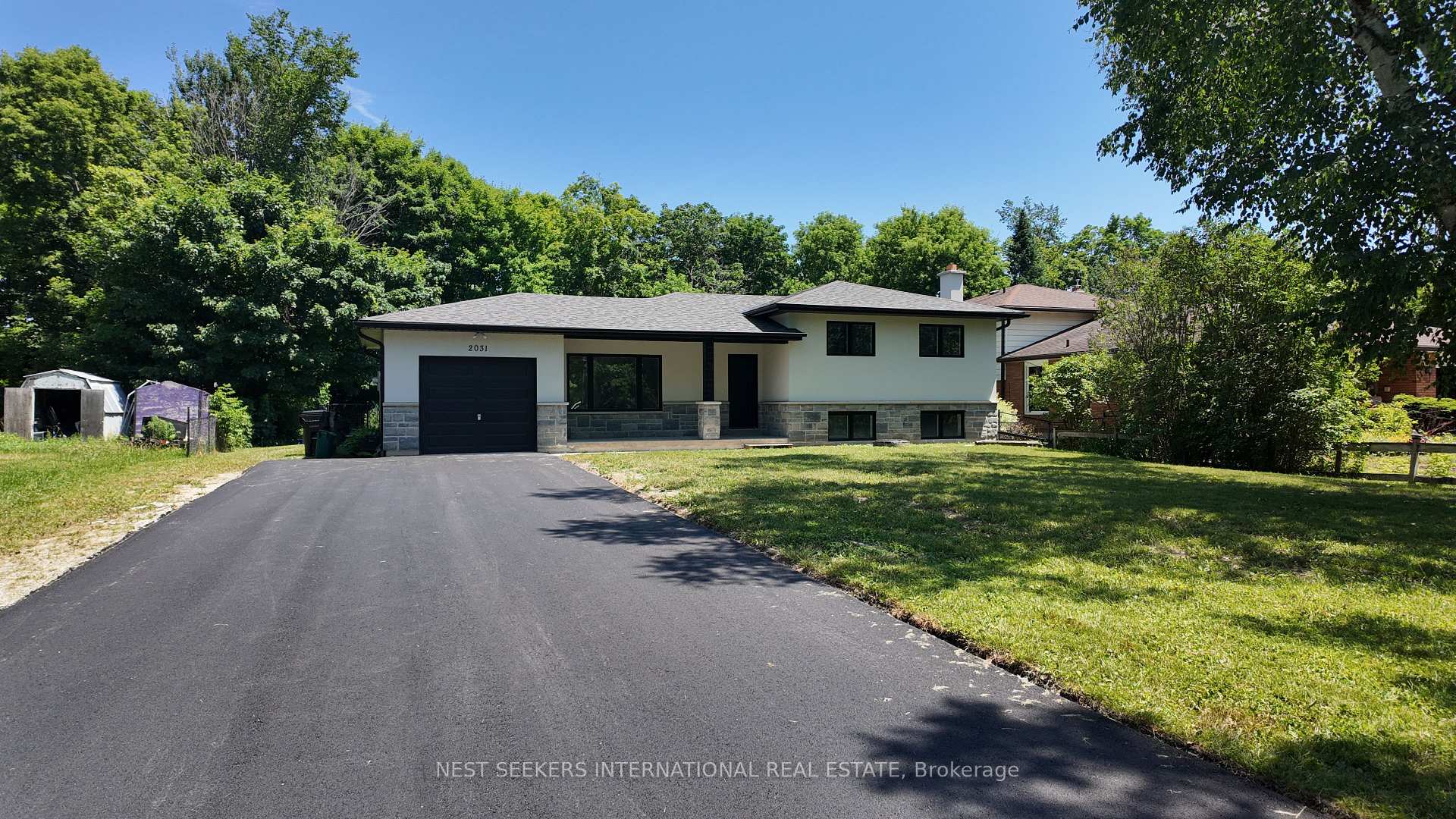 Photo 1 of 2031 Saint Paul Road, Innisfil, Alcona — HOMEH