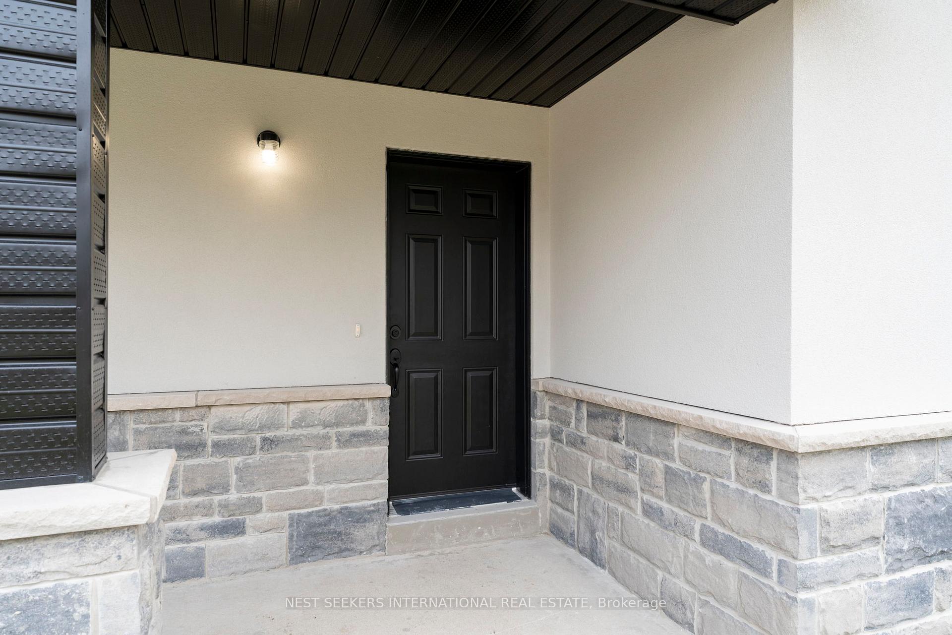 Photo 4 of 2031 Saint Paul Road, Innisfil, Alcona — HOMEH