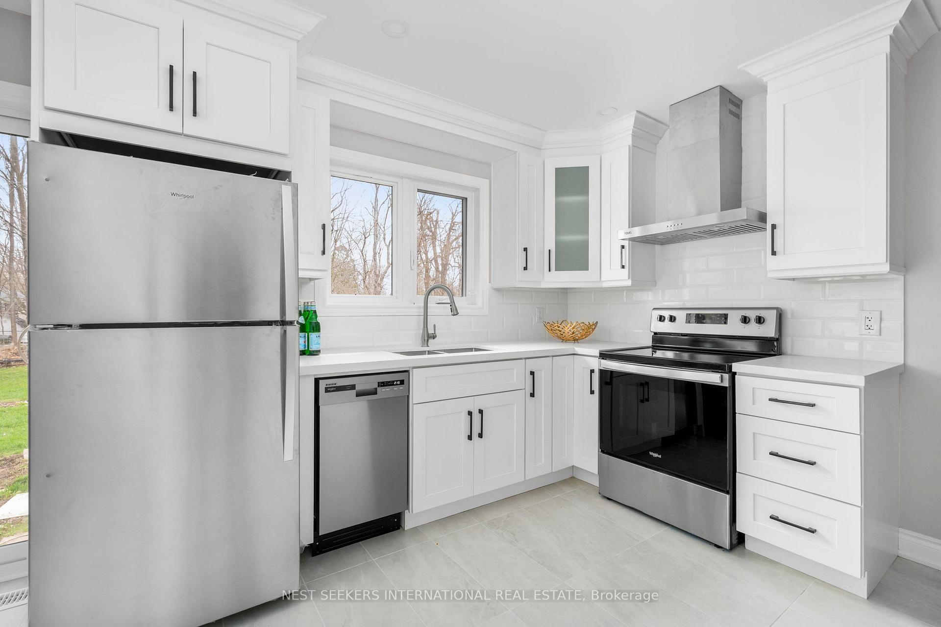 Photo 5 of 2031 Saint Paul Road, Innisfil, Alcona — HOMEH