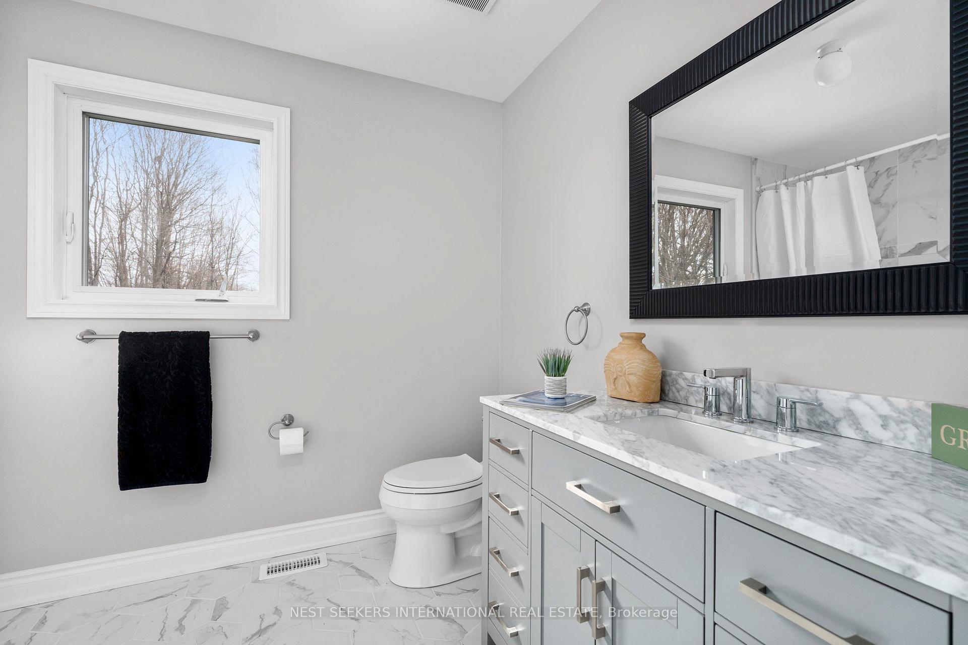 Photo 15 of 2031 Saint Paul Road, Innisfil, Alcona — HOMEH