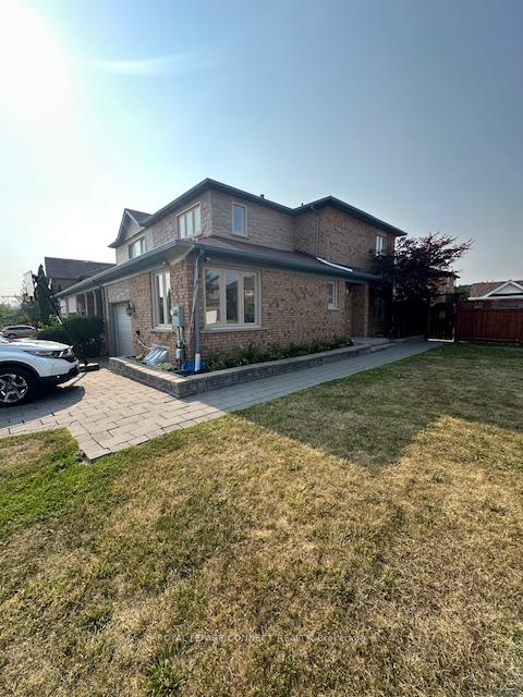 Photo 1 of 28 Dunoon Drive, Vaughan, Maple — HOMEH
