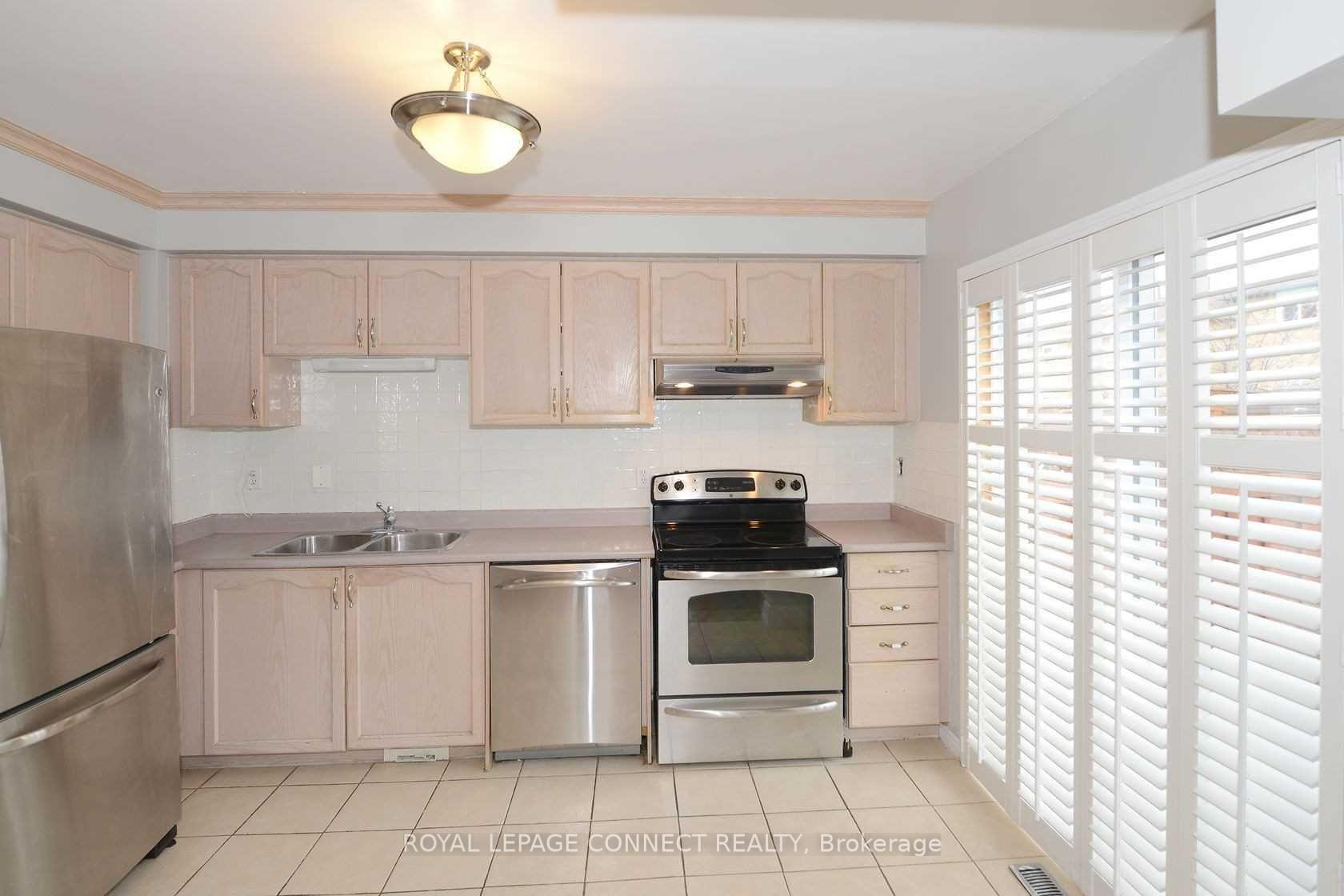 Photo 7 of 28 Dunoon Drive, Vaughan, Maple — HOMEH