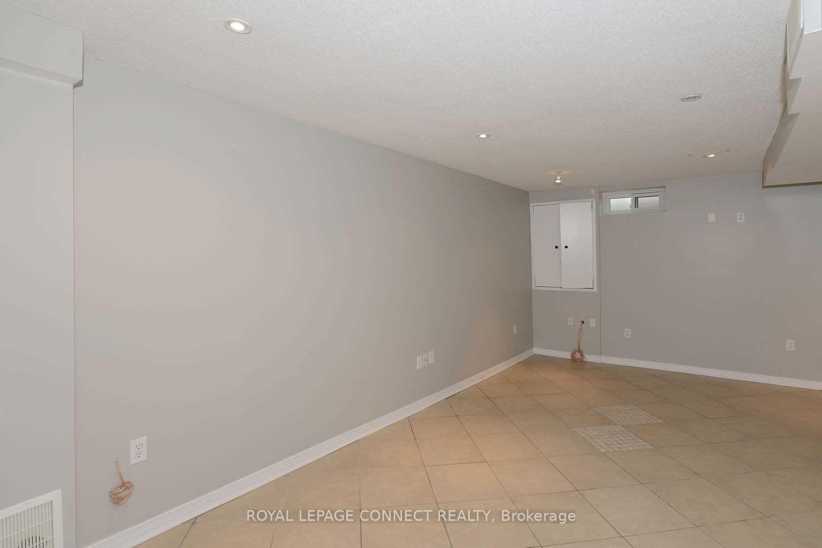 Photo 9 of 28 Dunoon Drive, Vaughan, Maple — HOMEH