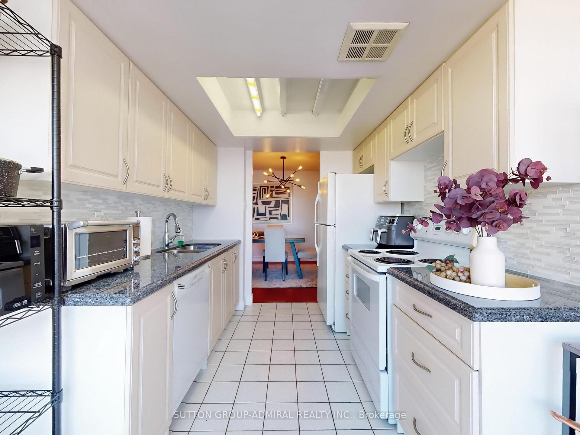 Photo 5 of Unit Ph02, 7420 Bathurst Street, Vaughan, Brownridge — HOMEH
