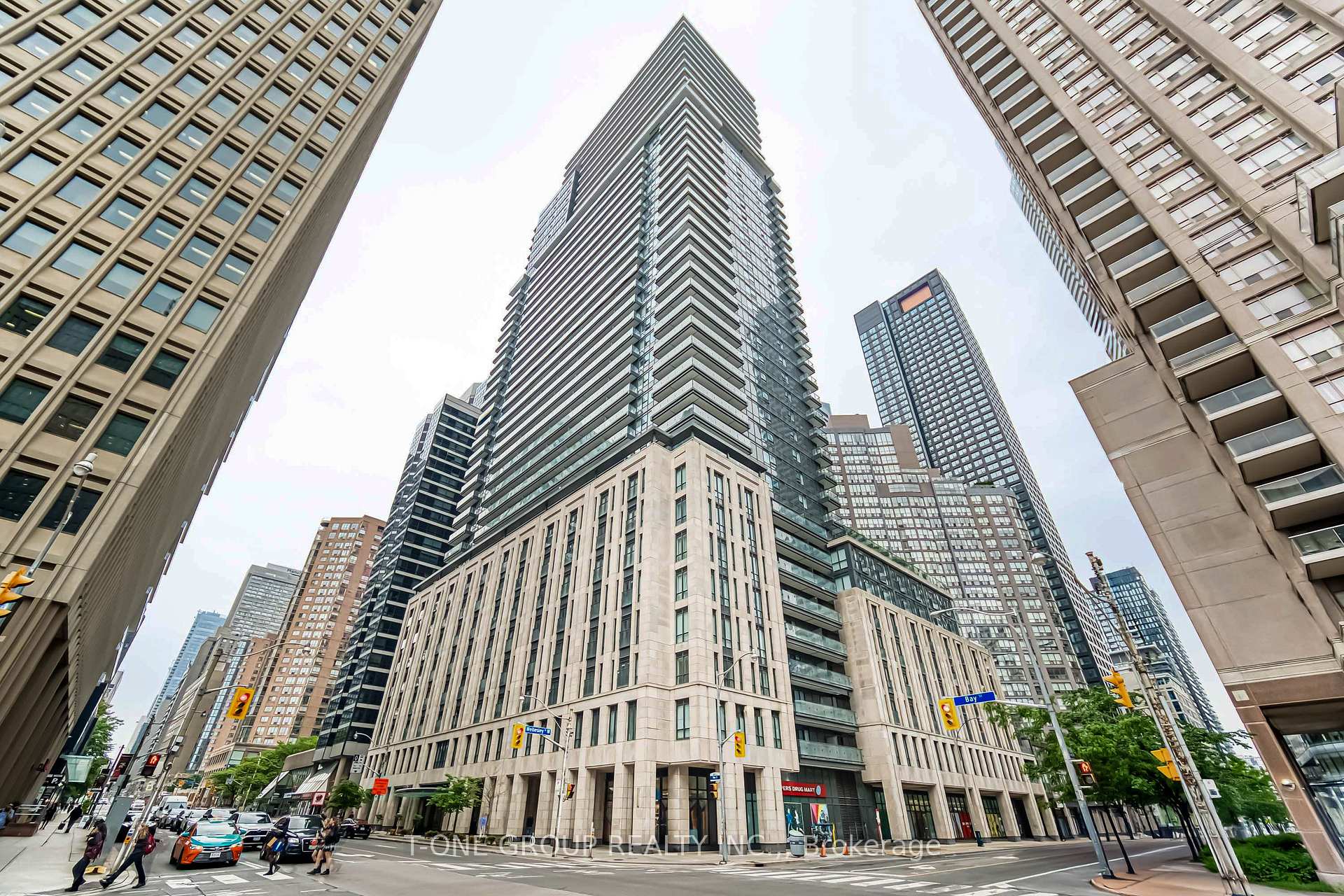 Front of Unit 720, 955 Bay Street