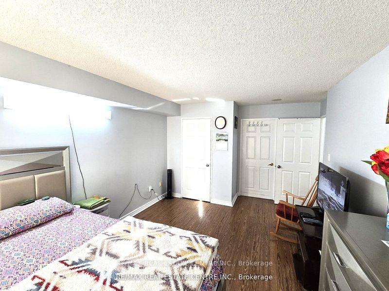 Photo 4 of Unit 303, 30 Malta Avenue, Brampton, Fletcher's Creek South — HOMEH