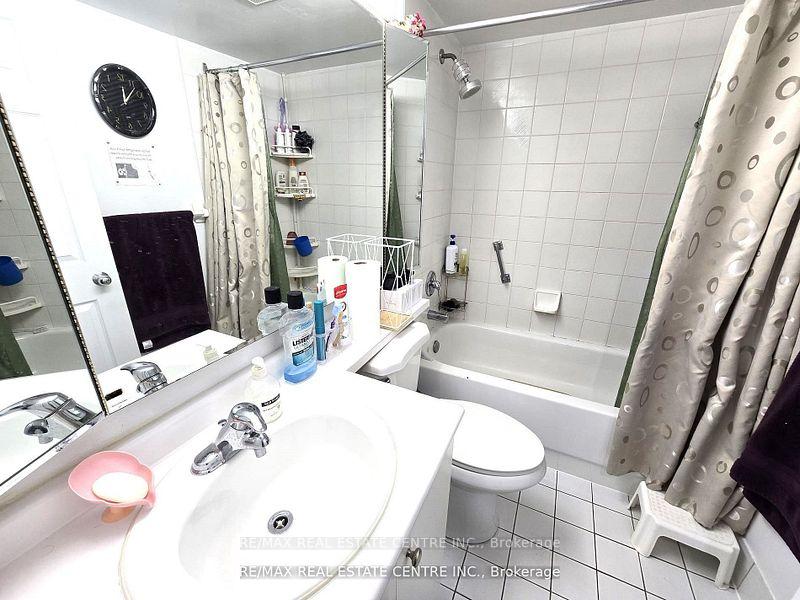 Photo 5 of Unit 303, 30 Malta Avenue, Brampton, Fletcher's Creek South — HOMEH